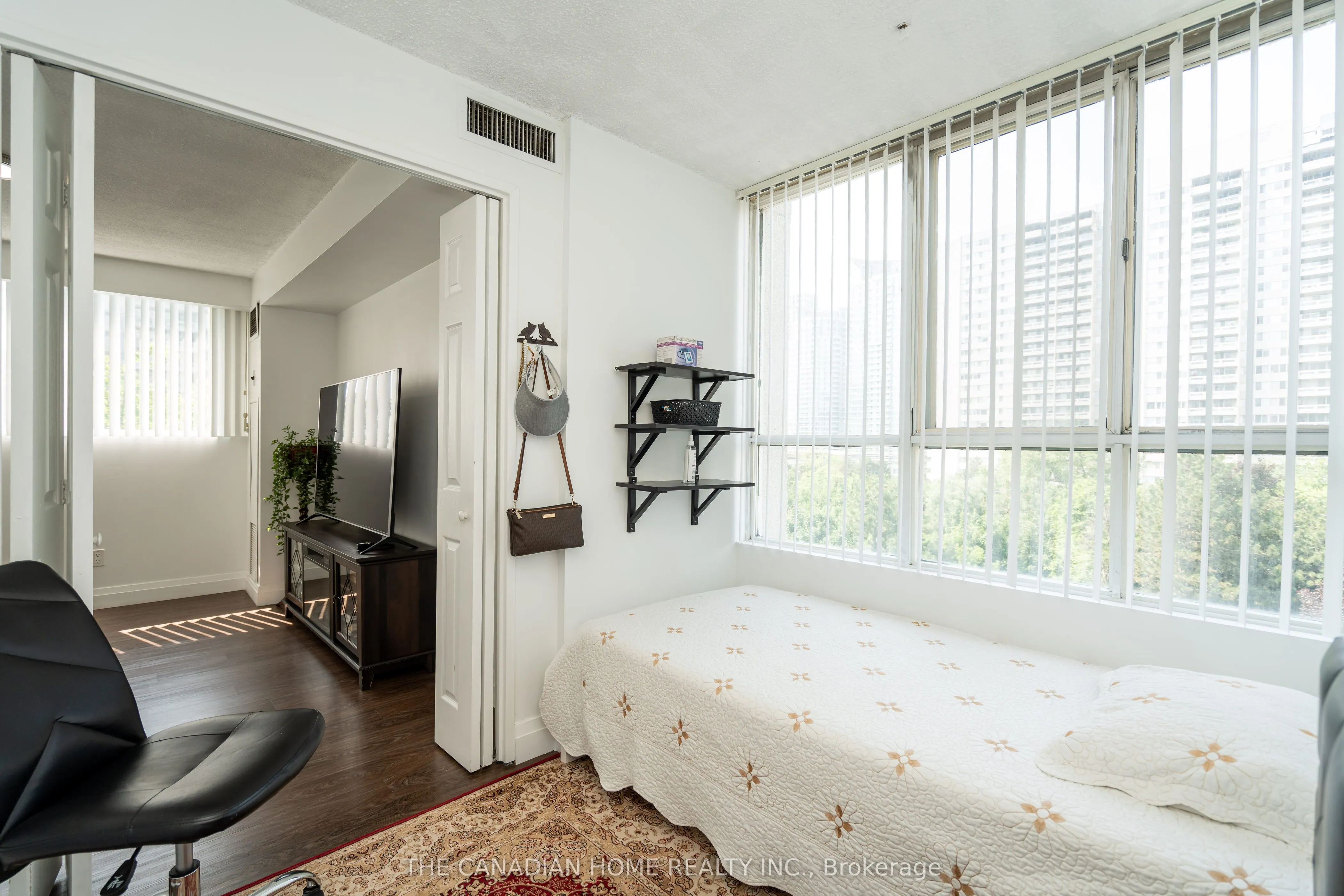 3695 Kaneff Crescent, #607