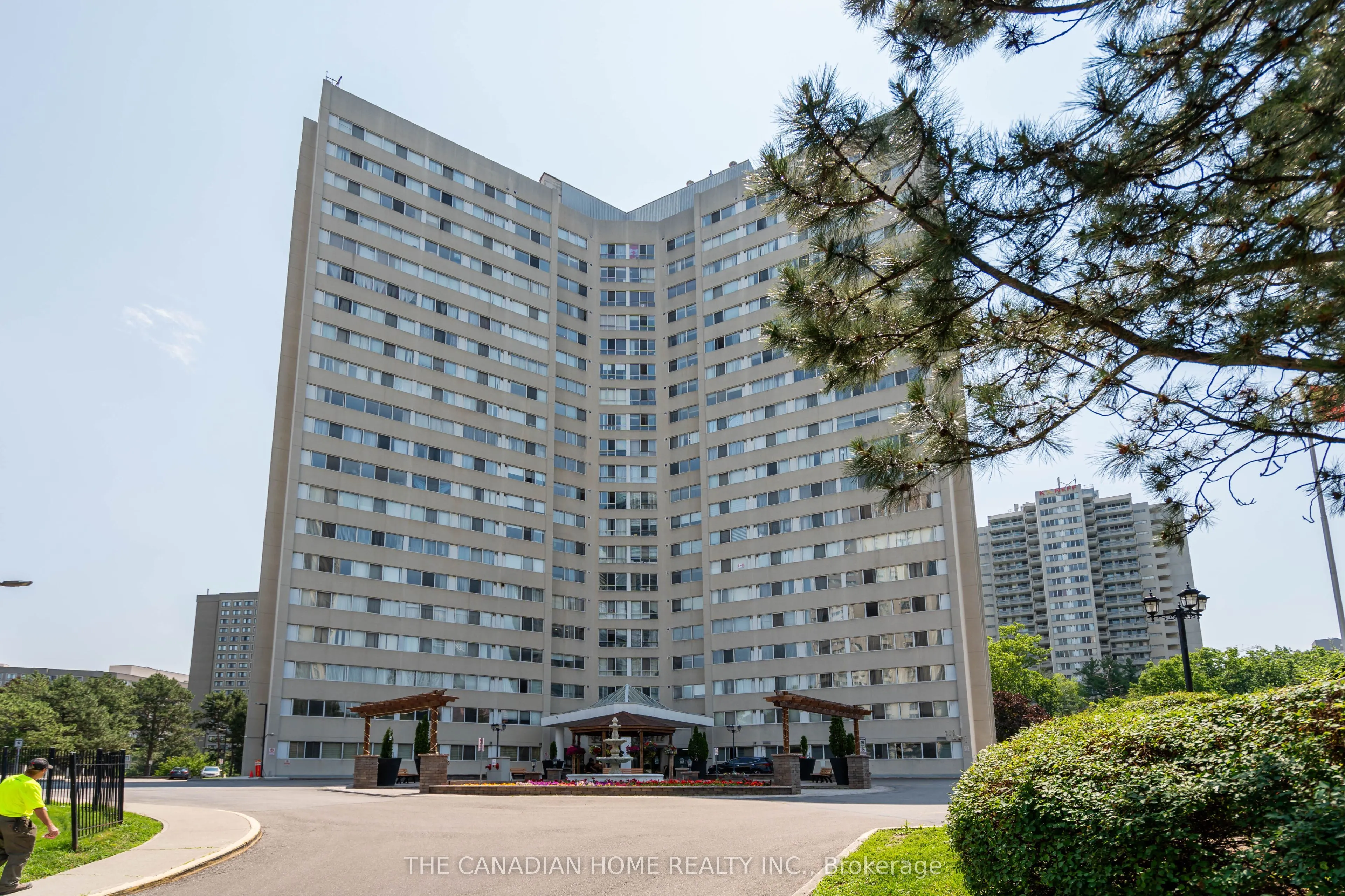 3695 Kaneff Crescent, #607