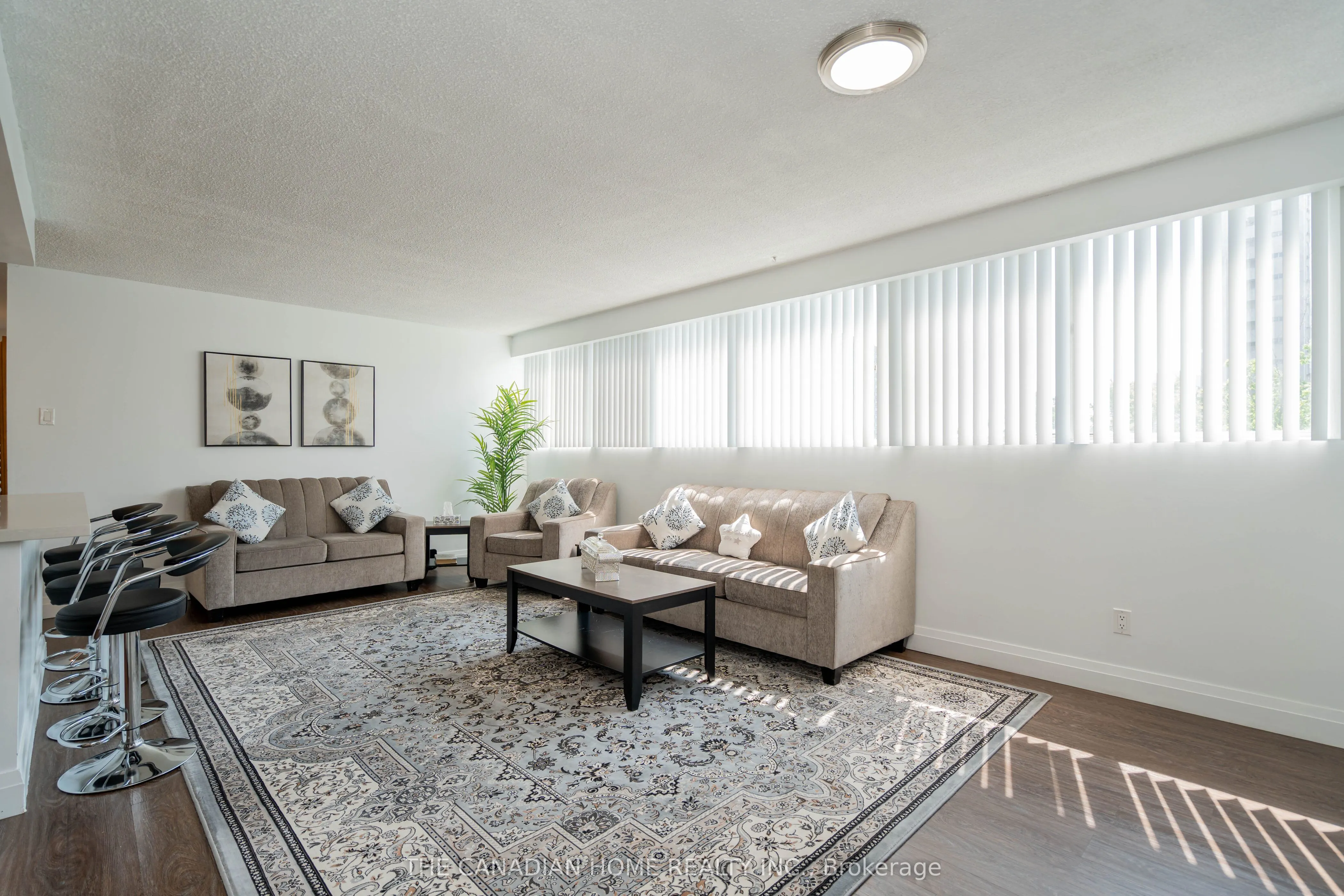 3695 Kaneff Crescent, #607