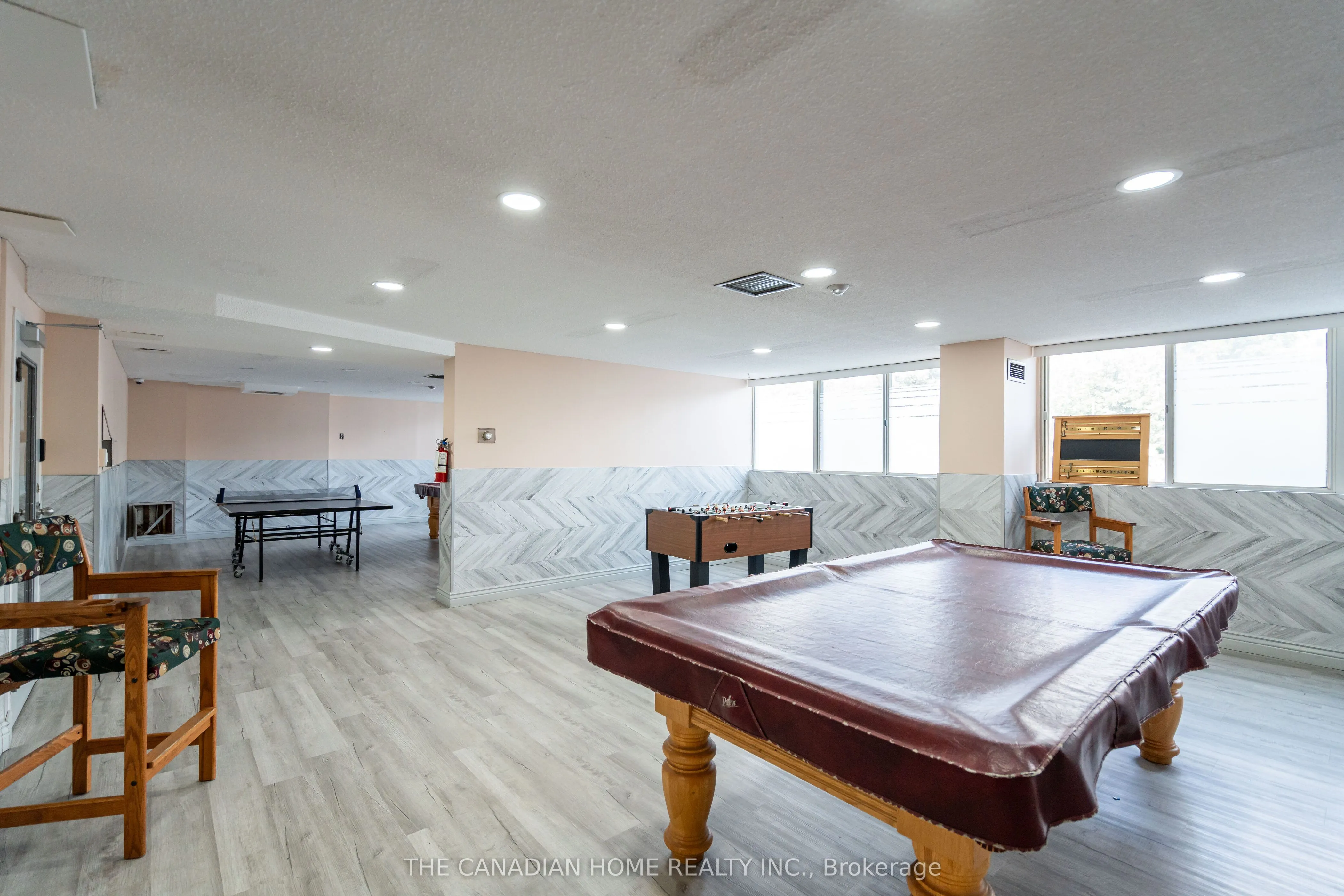 3695 Kaneff Crescent, #607