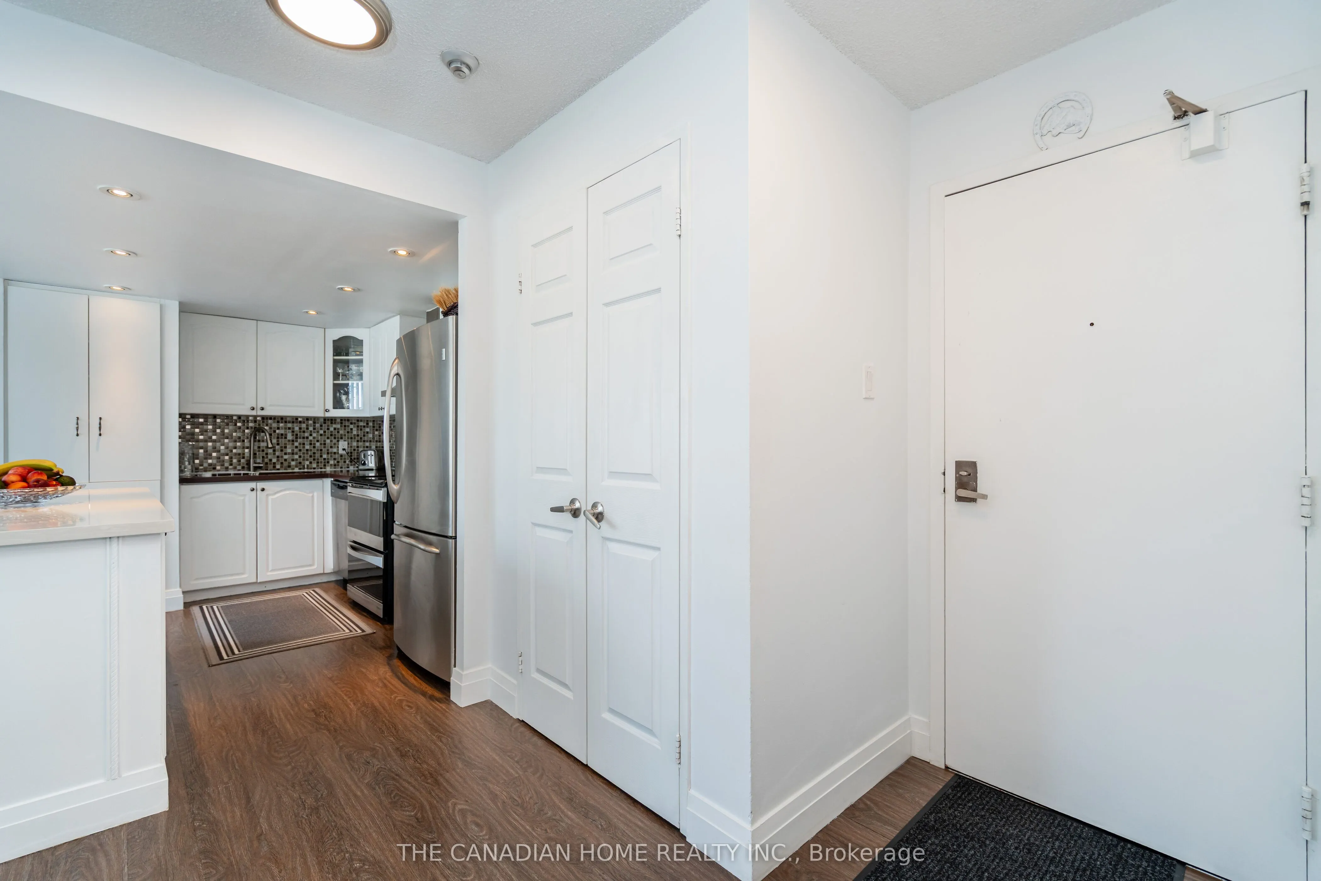 3695 Kaneff Crescent, #607