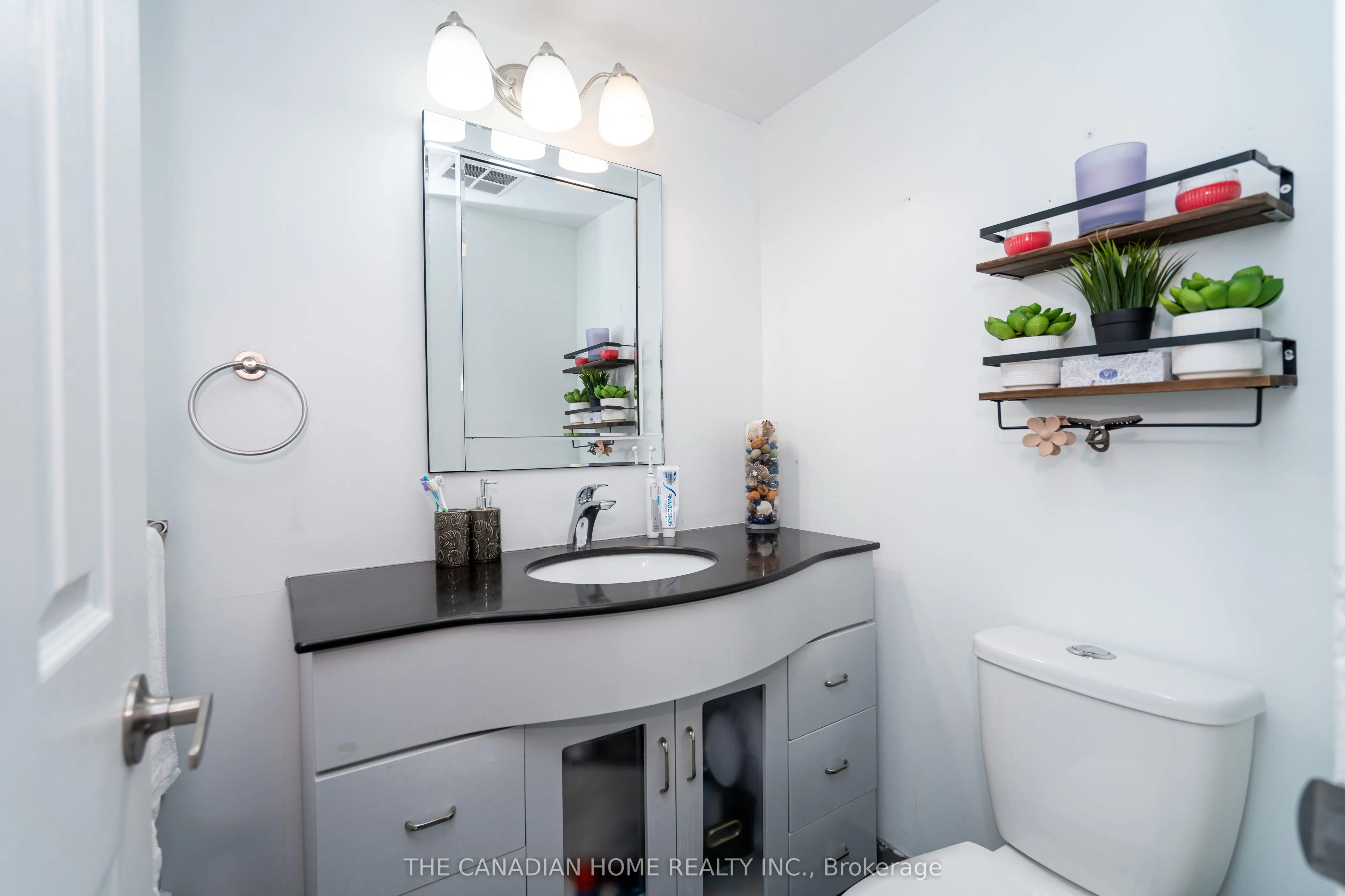 3695 Kaneff Crescent, #607