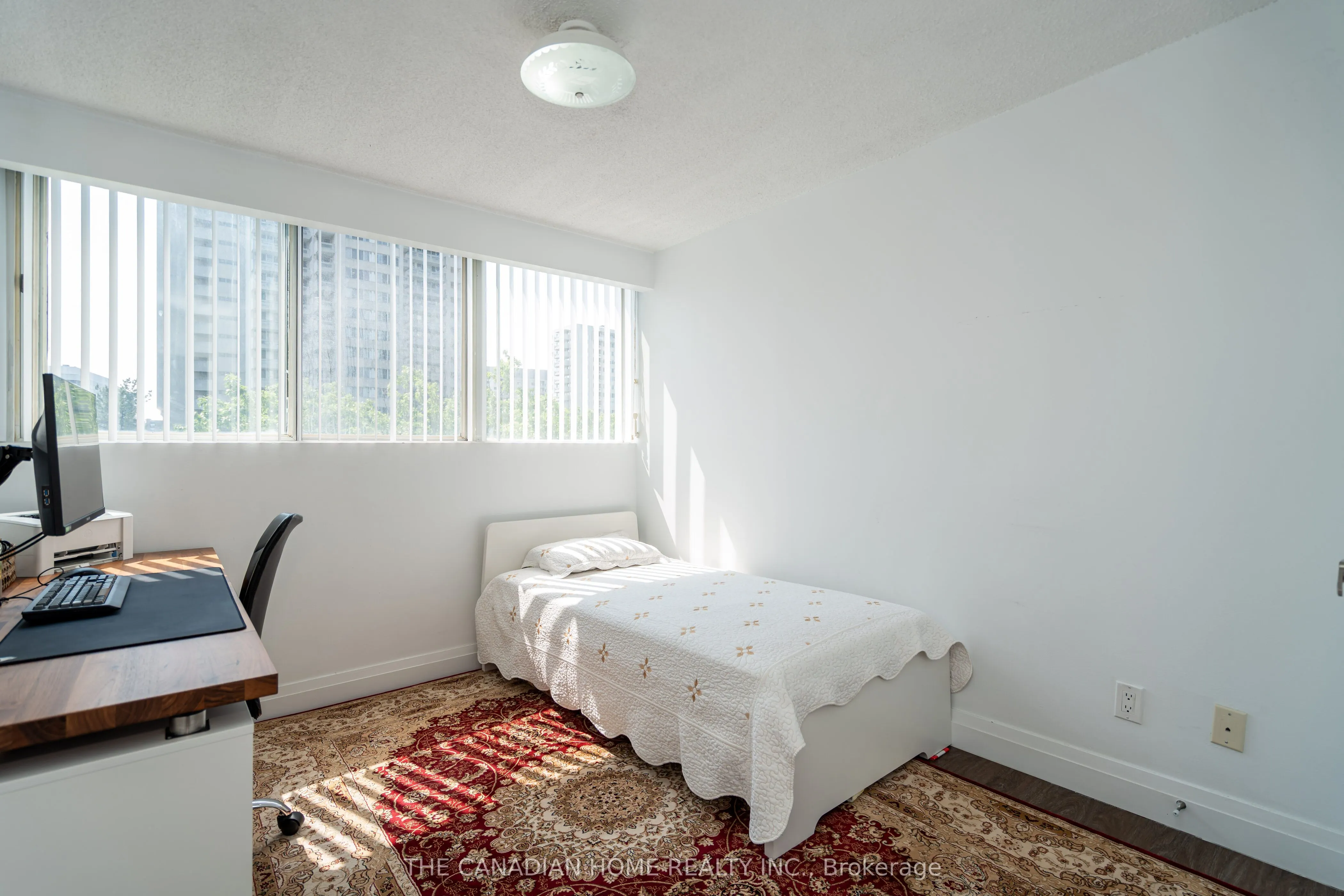 3695 Kaneff Crescent, #607