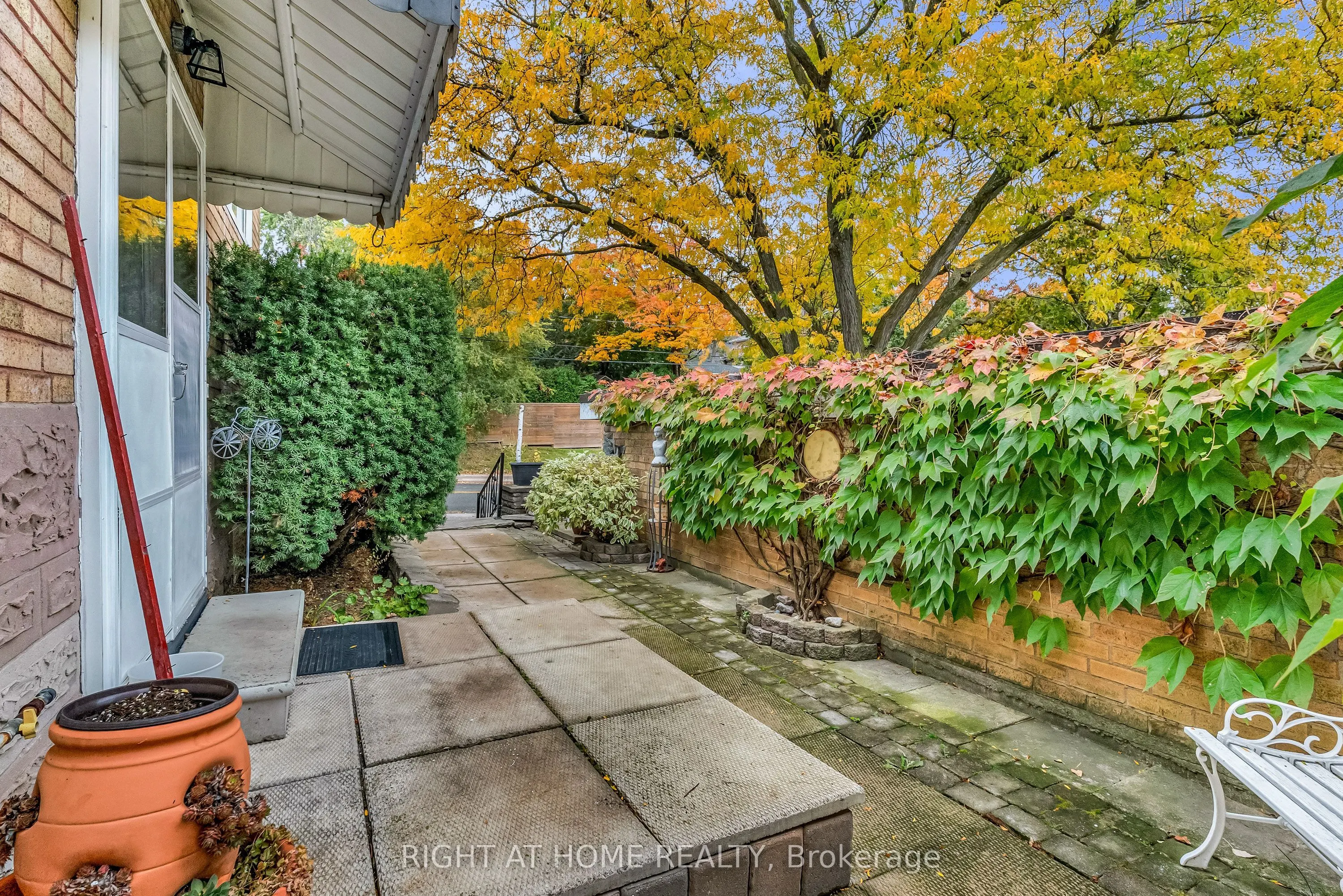 1 Ridge Point Crescent