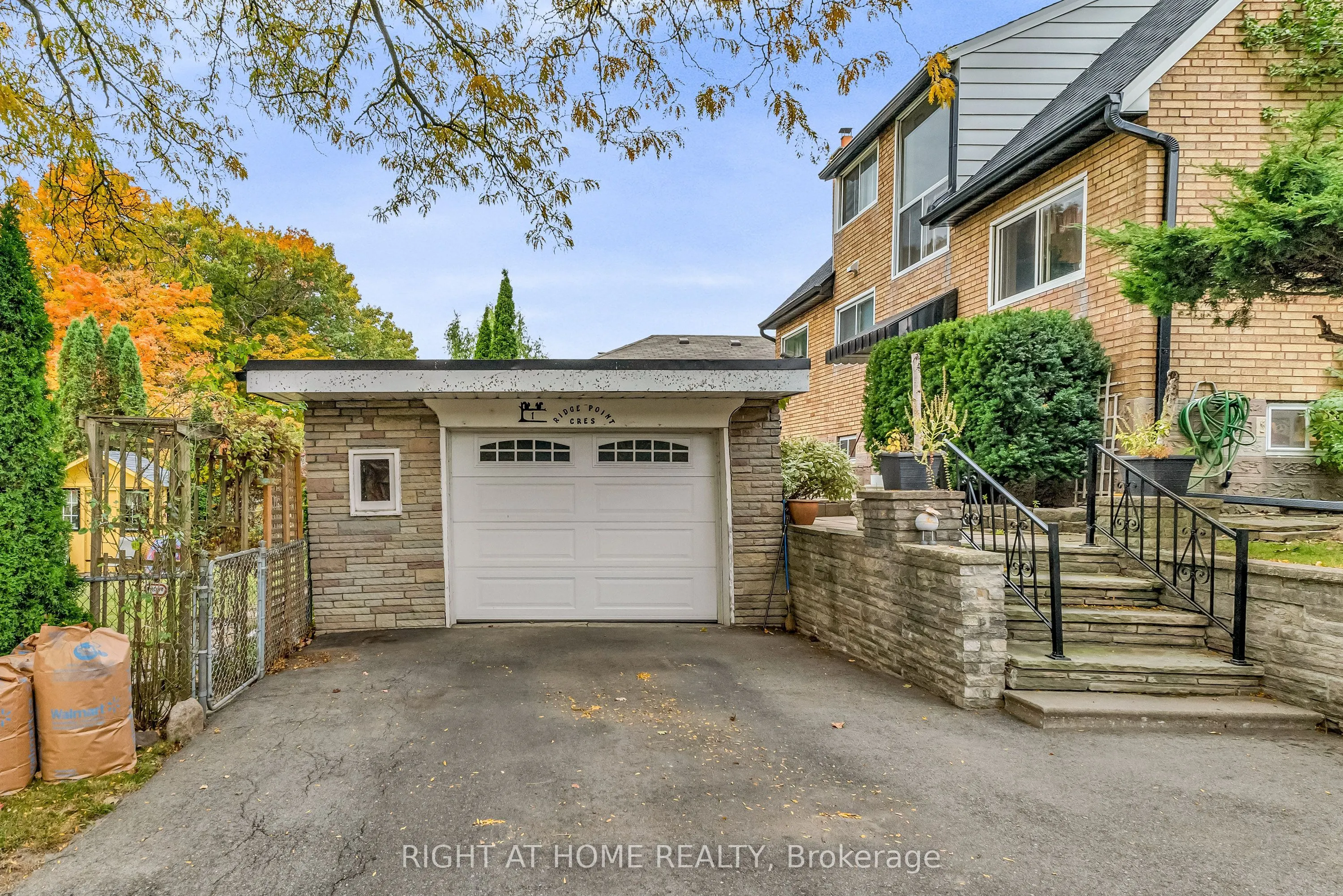 1 Ridge Point Crescent