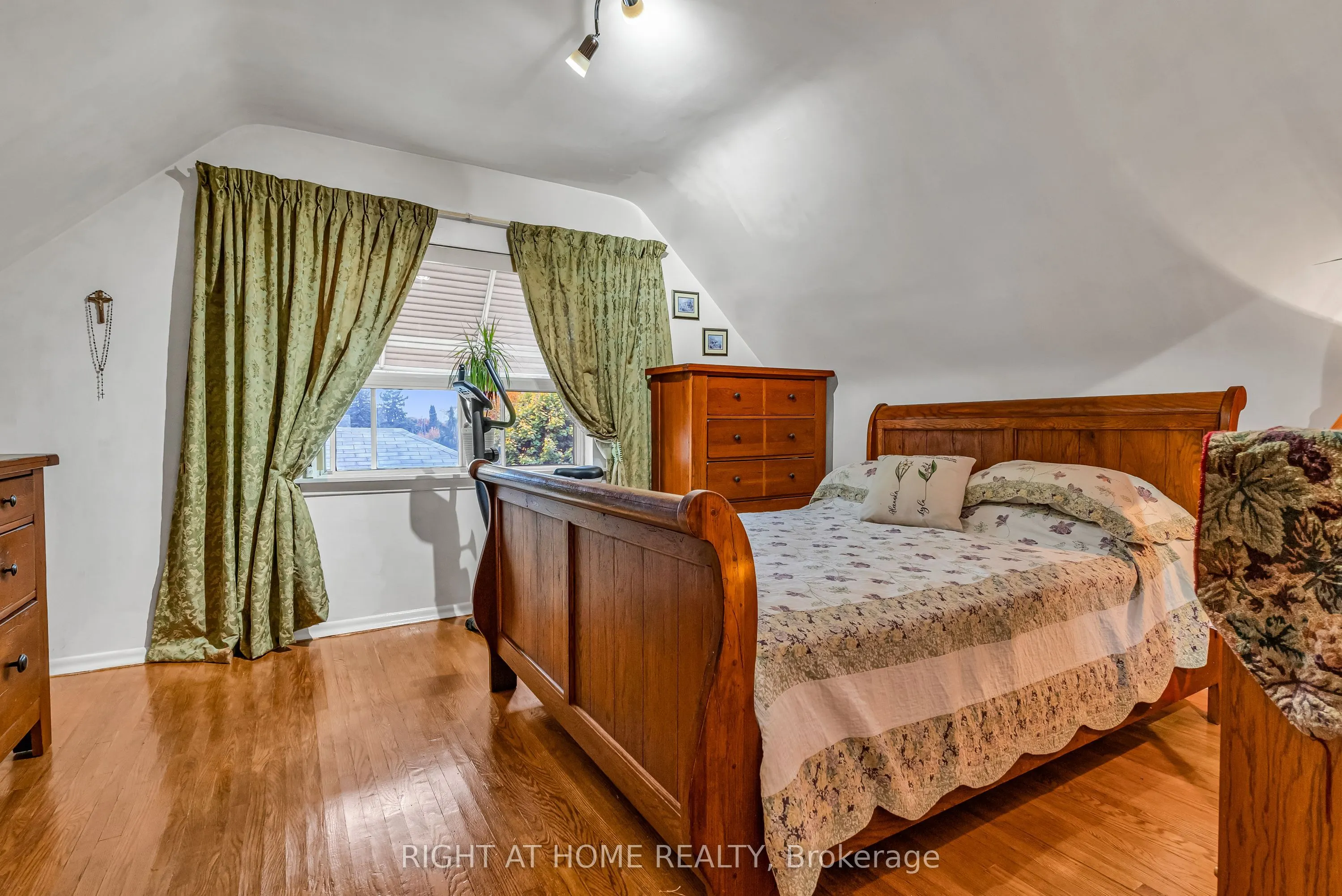 1 Ridge Point Crescent