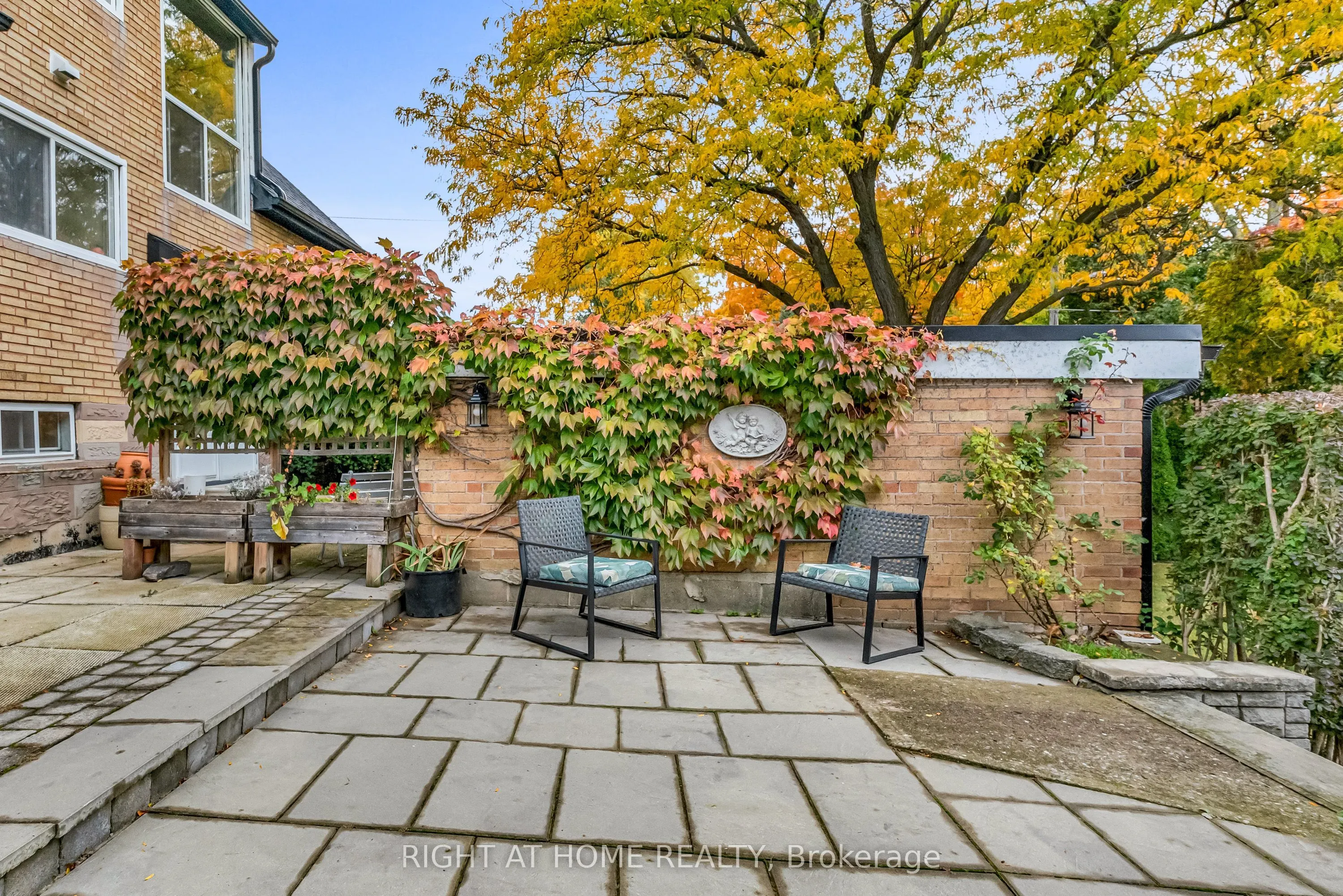 1 Ridge Point Crescent