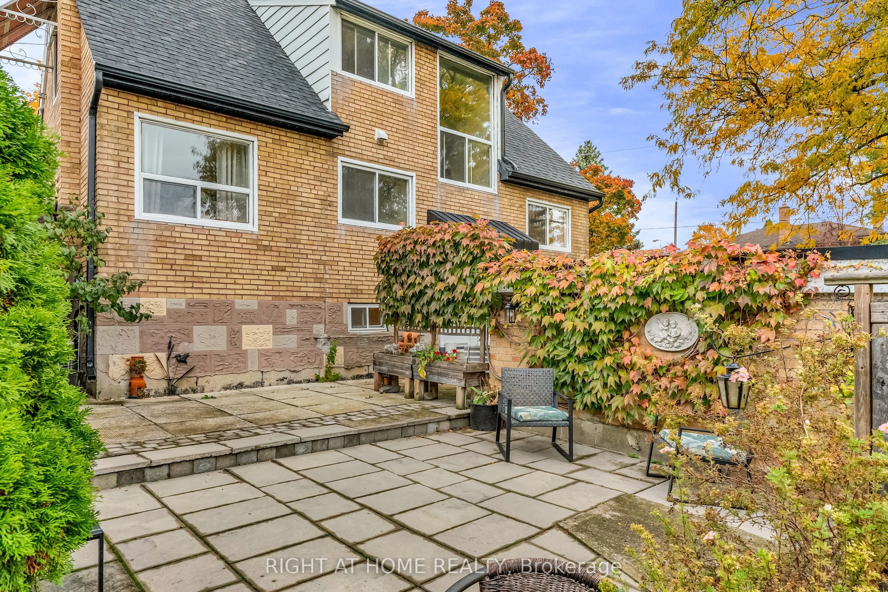 1 Ridge Point Crescent
