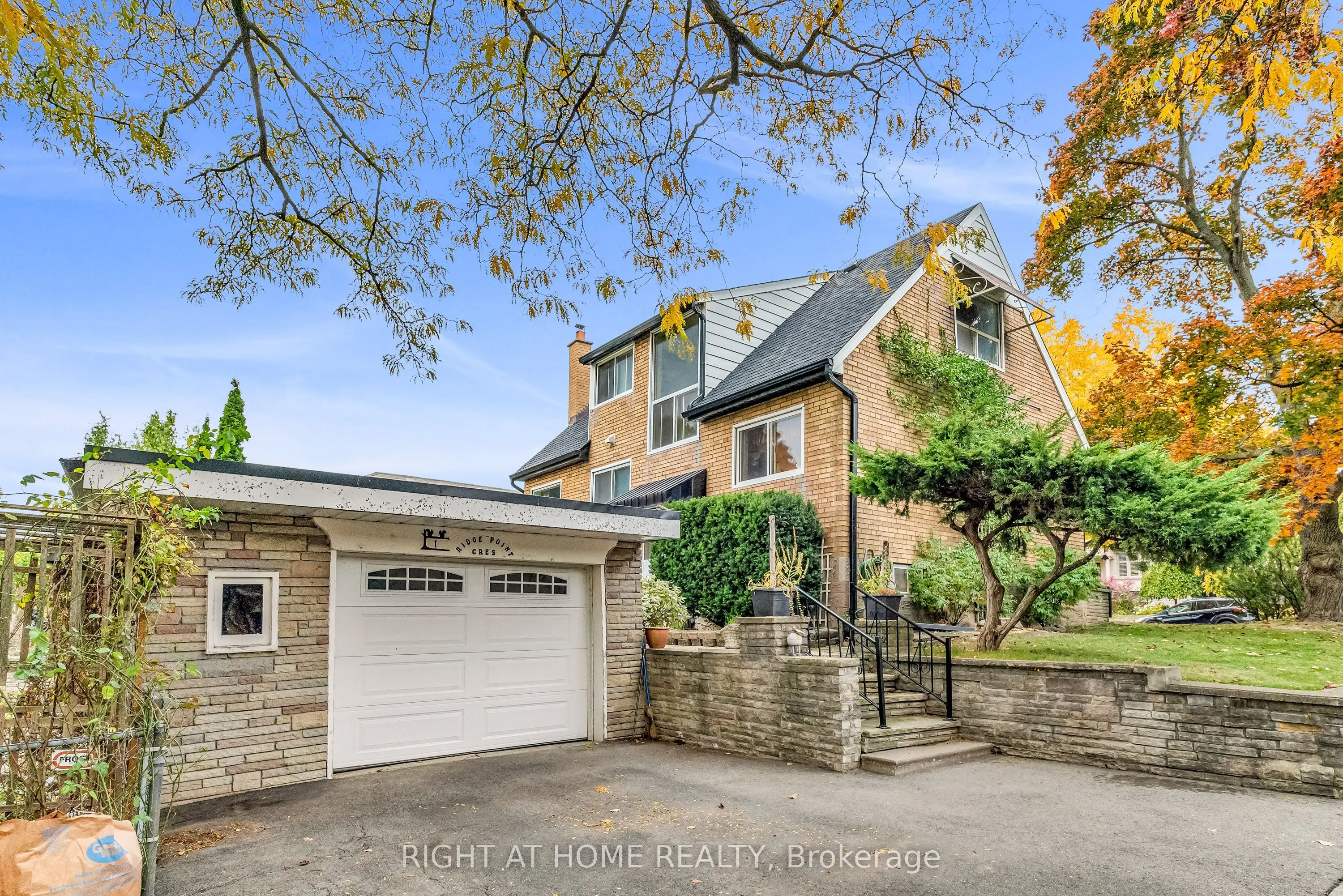 1 Ridge Point Crescent