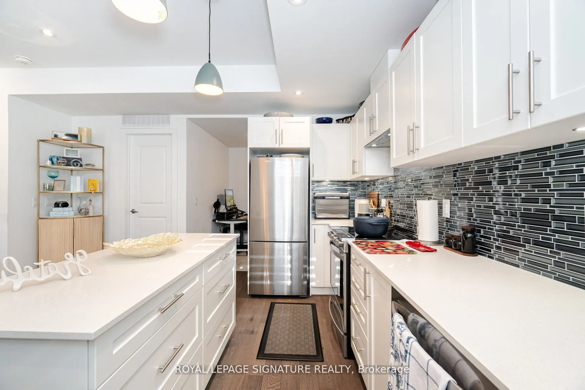 1085 Douglas McCurdy Common, #111