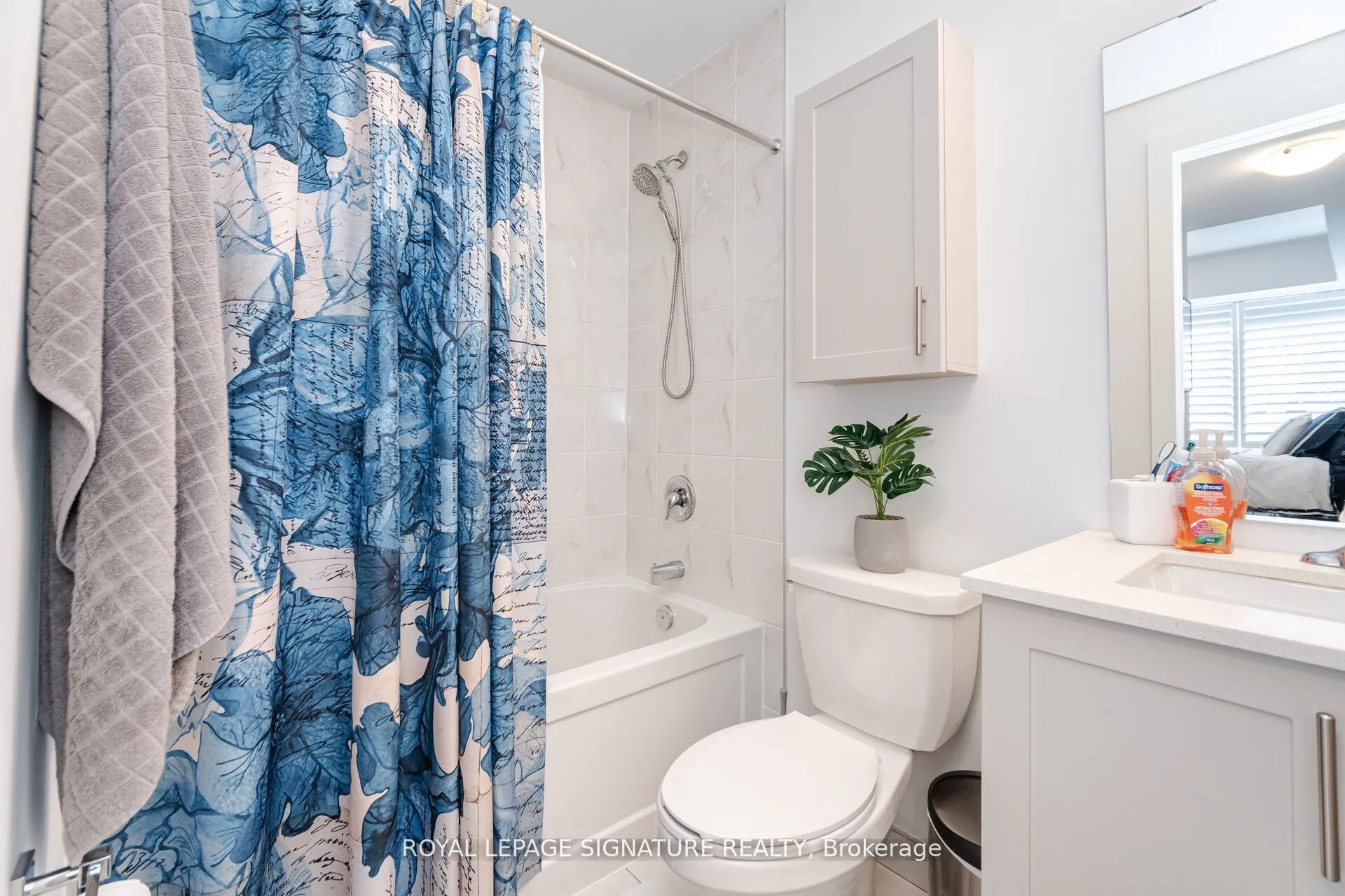 1085 Douglas McCurdy Common, #111