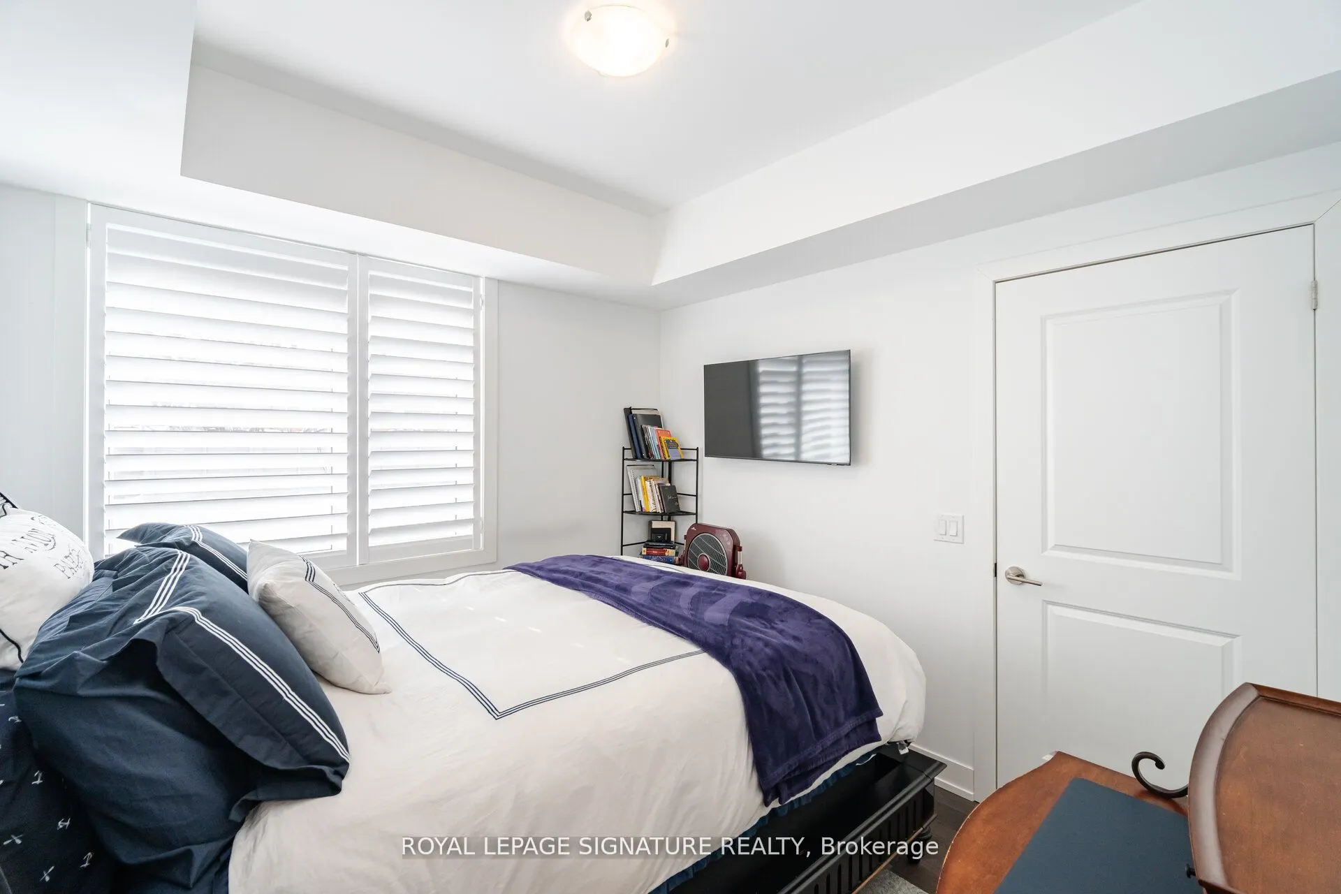 1085 Douglas McCurdy Common, #111