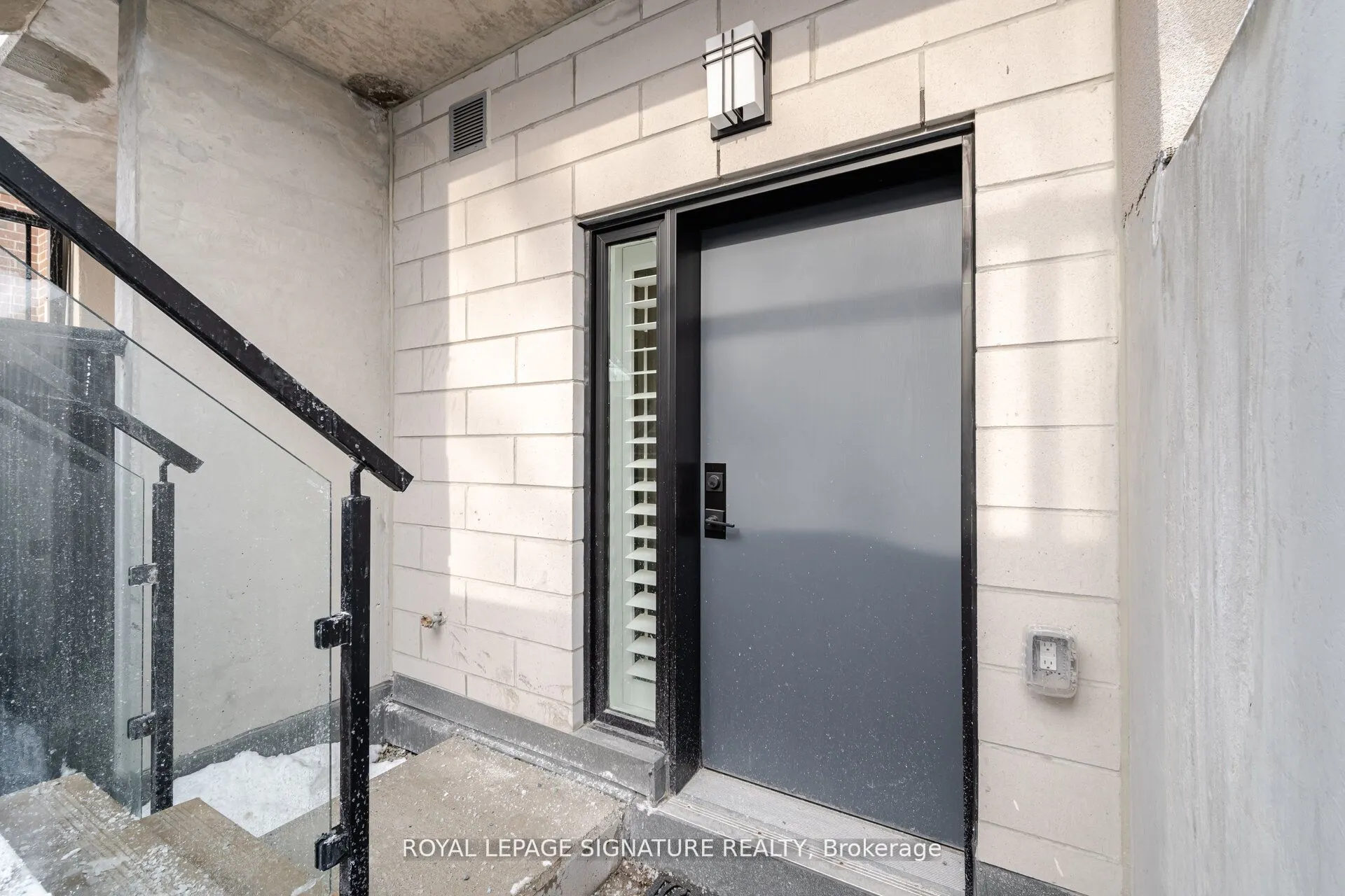 1085 Douglas McCurdy Common, #111