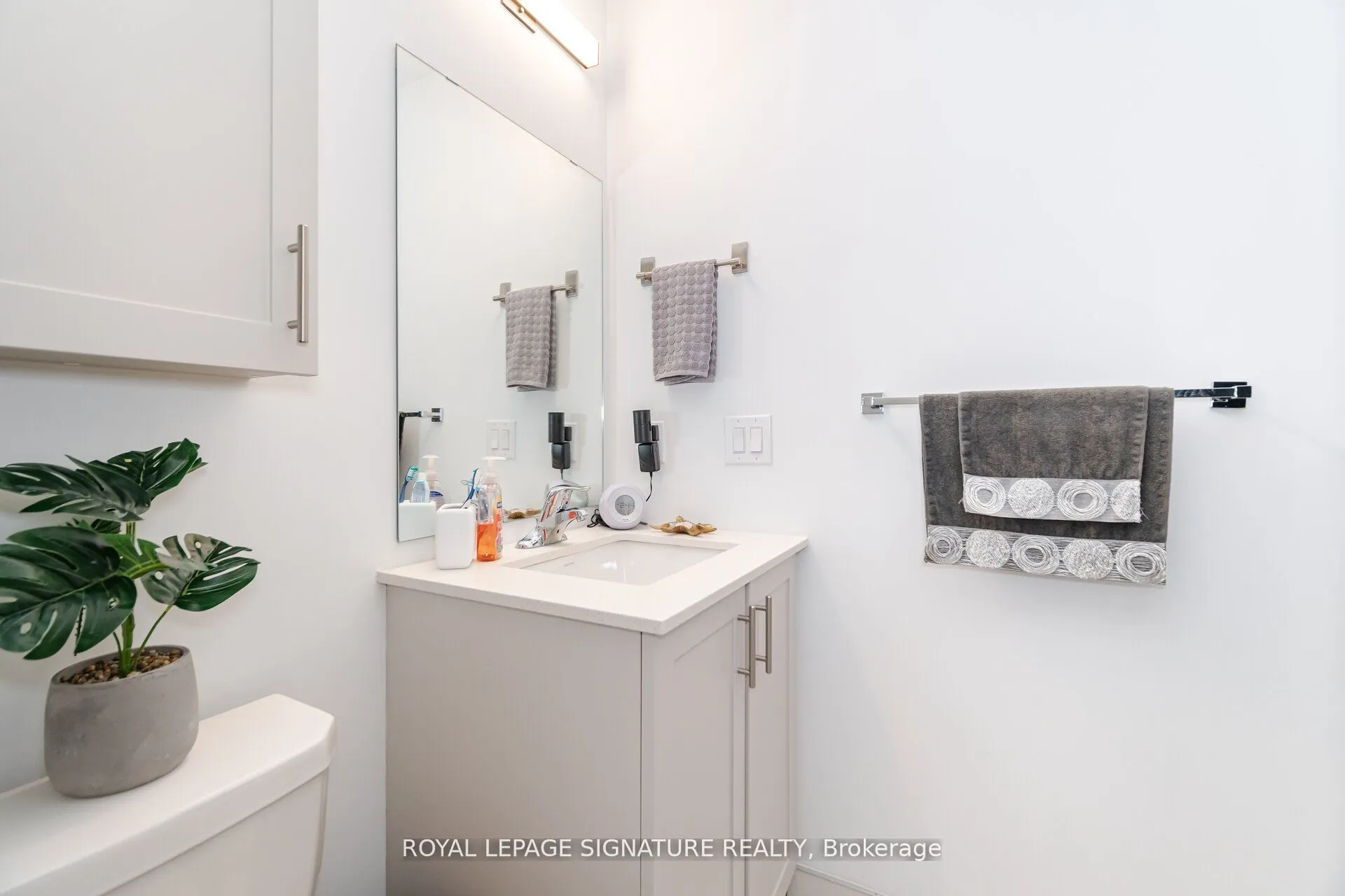 1085 Douglas McCurdy Common, #111