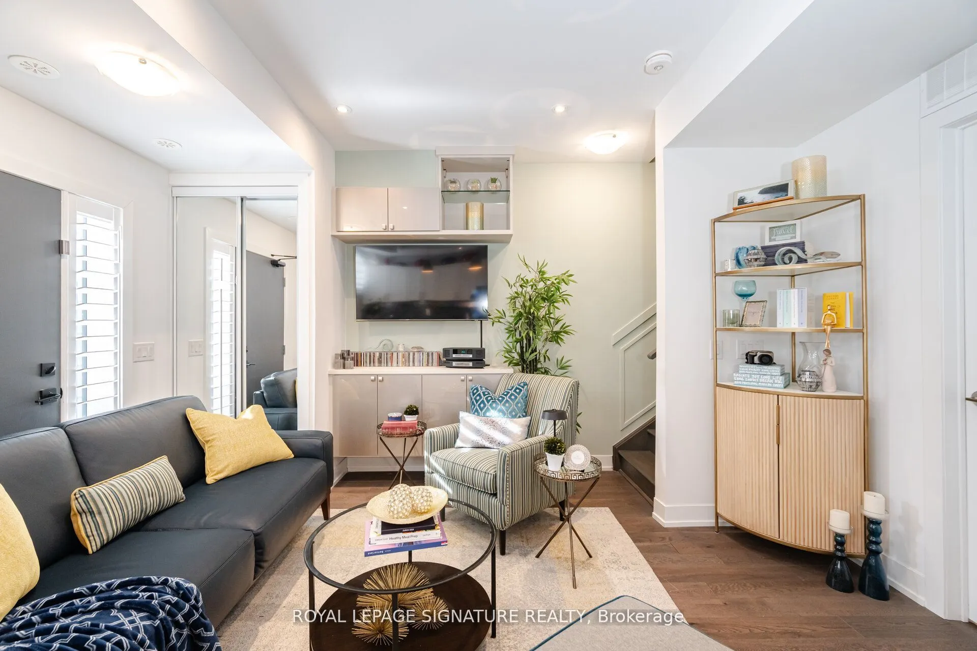 1085 Douglas McCurdy Common, #111