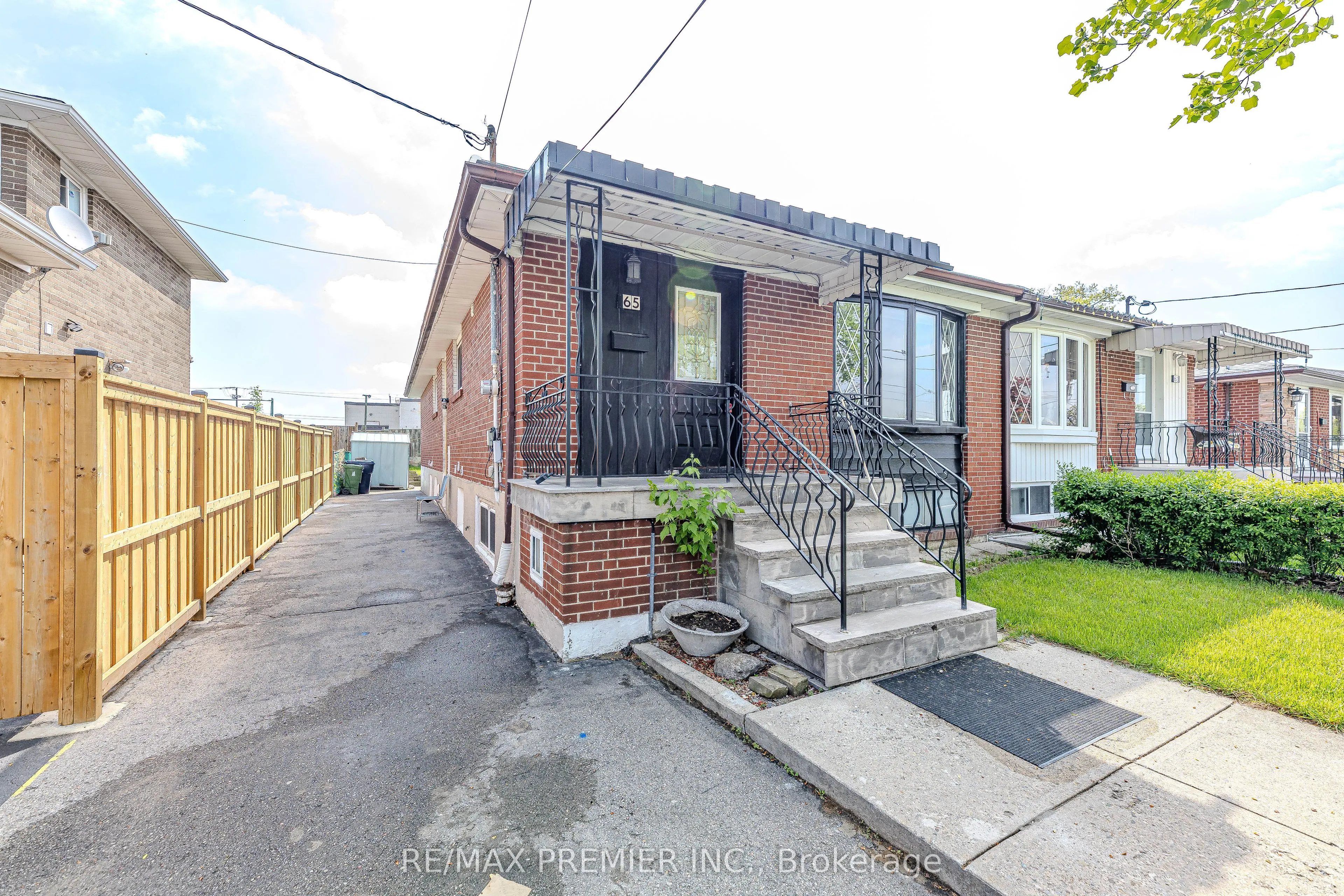 65 Elnathan Crescent