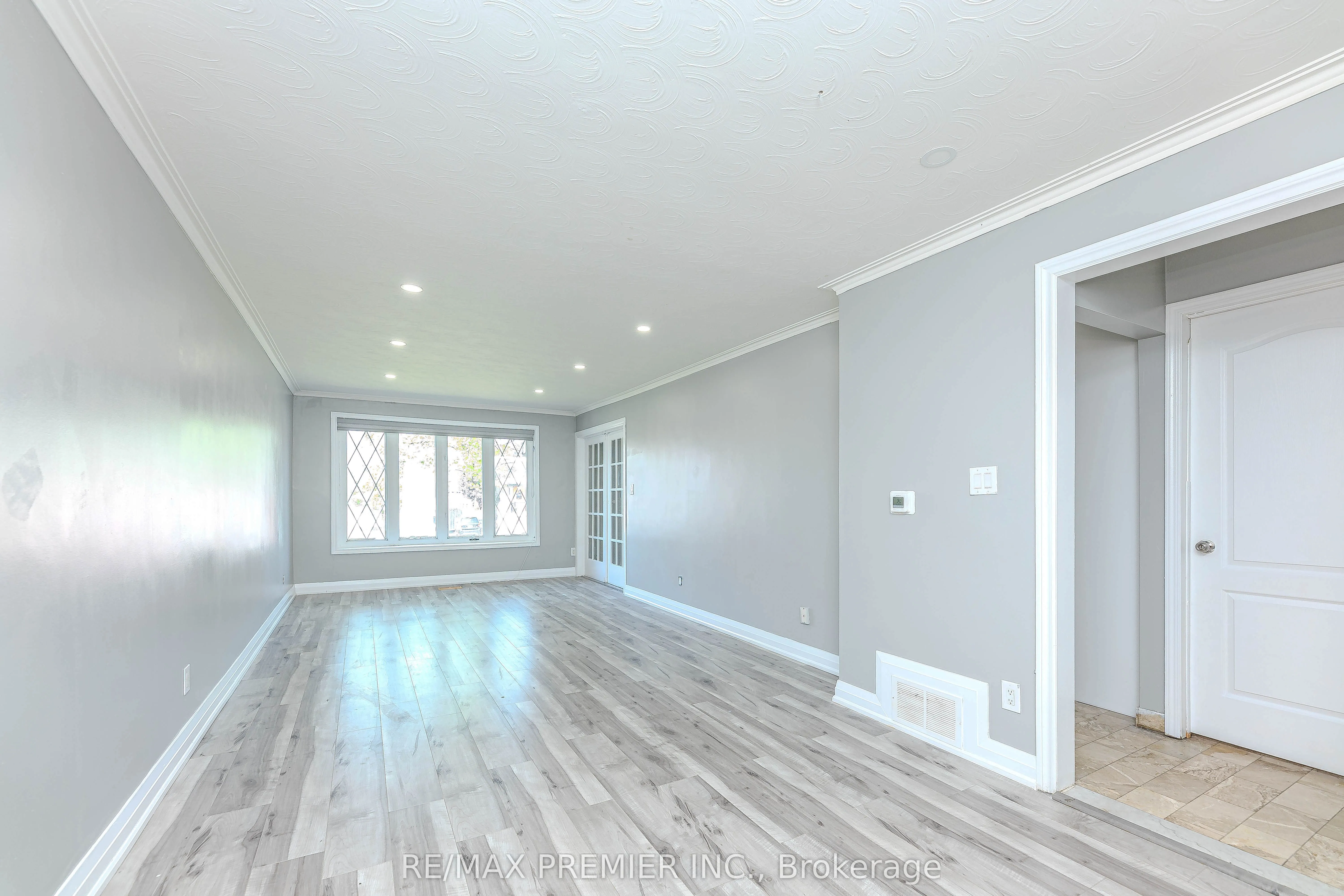 65 Elnathan Crescent