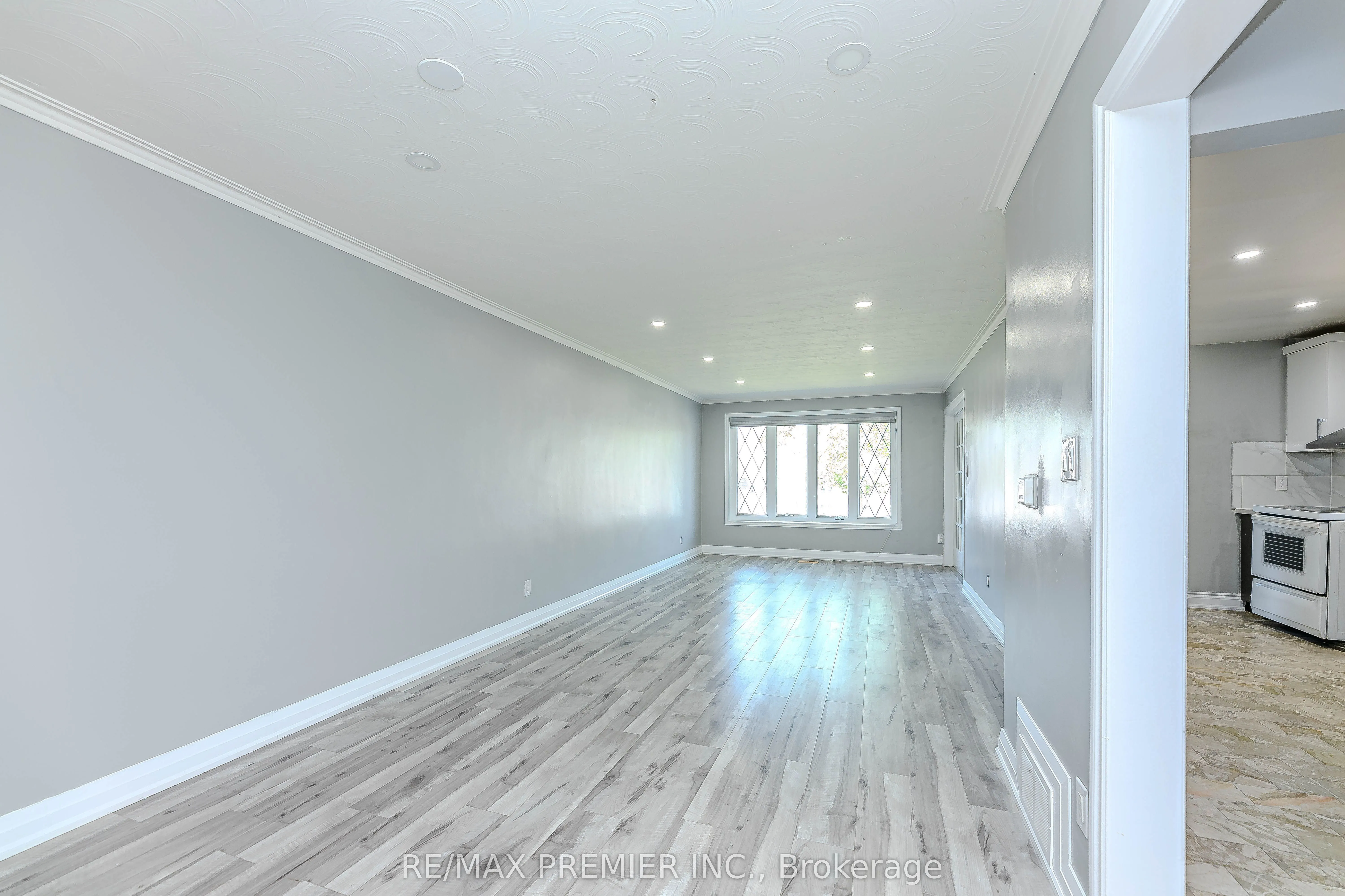 65 Elnathan Crescent