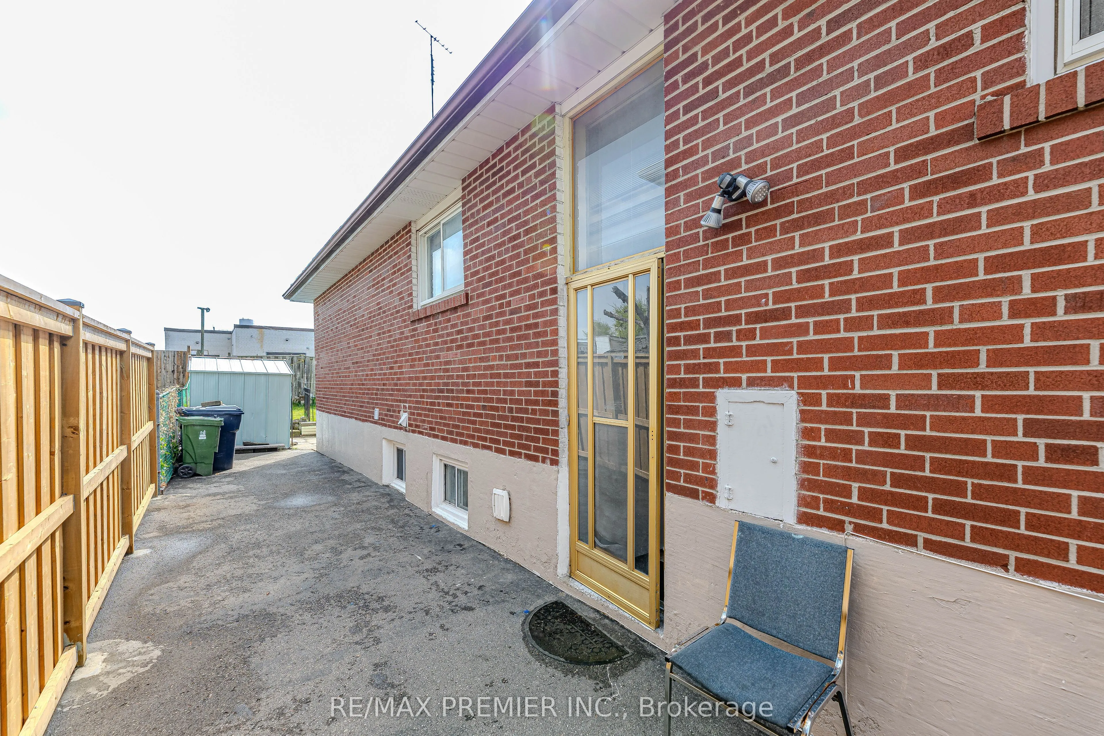 65 Elnathan Crescent
