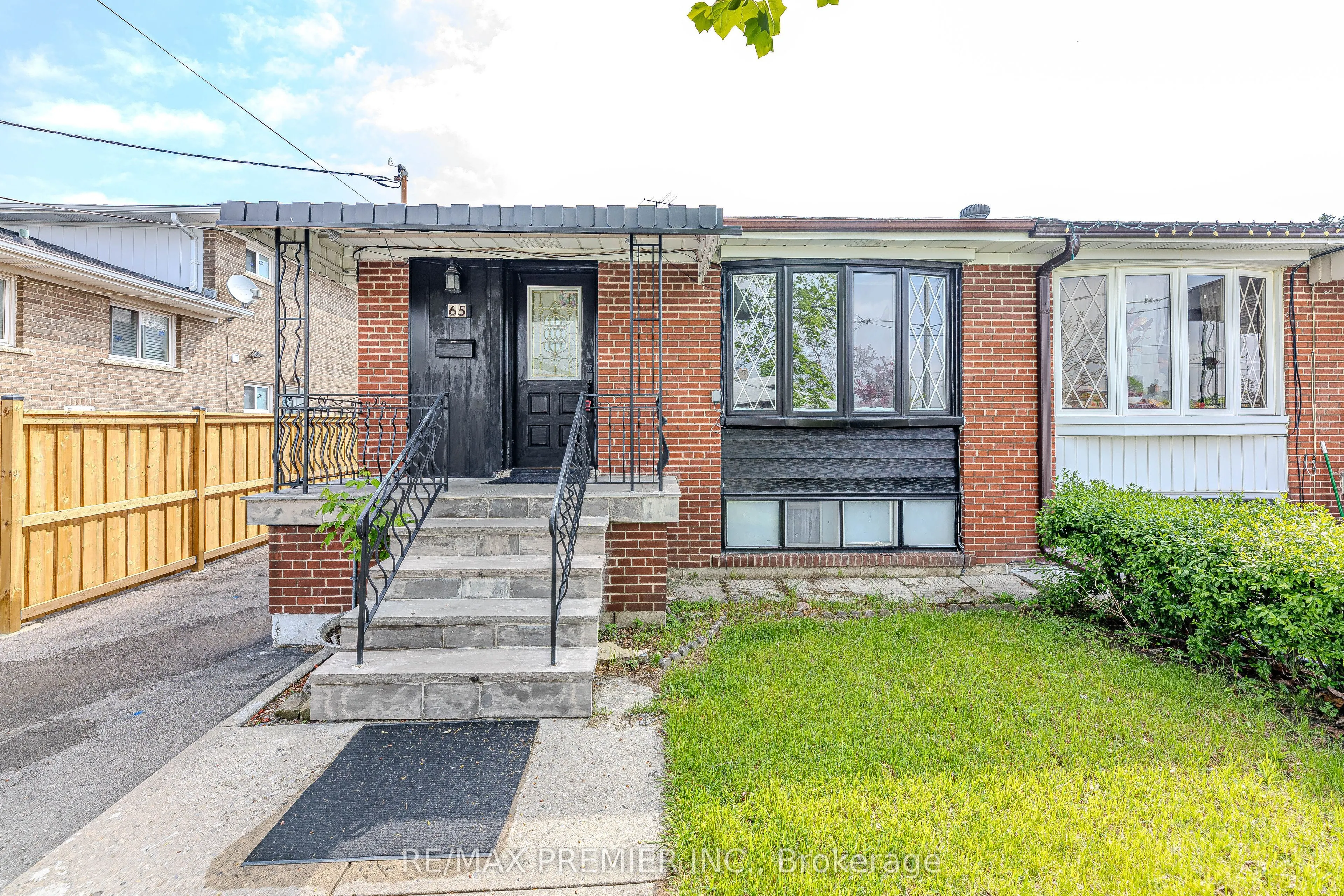65 Elnathan Crescent