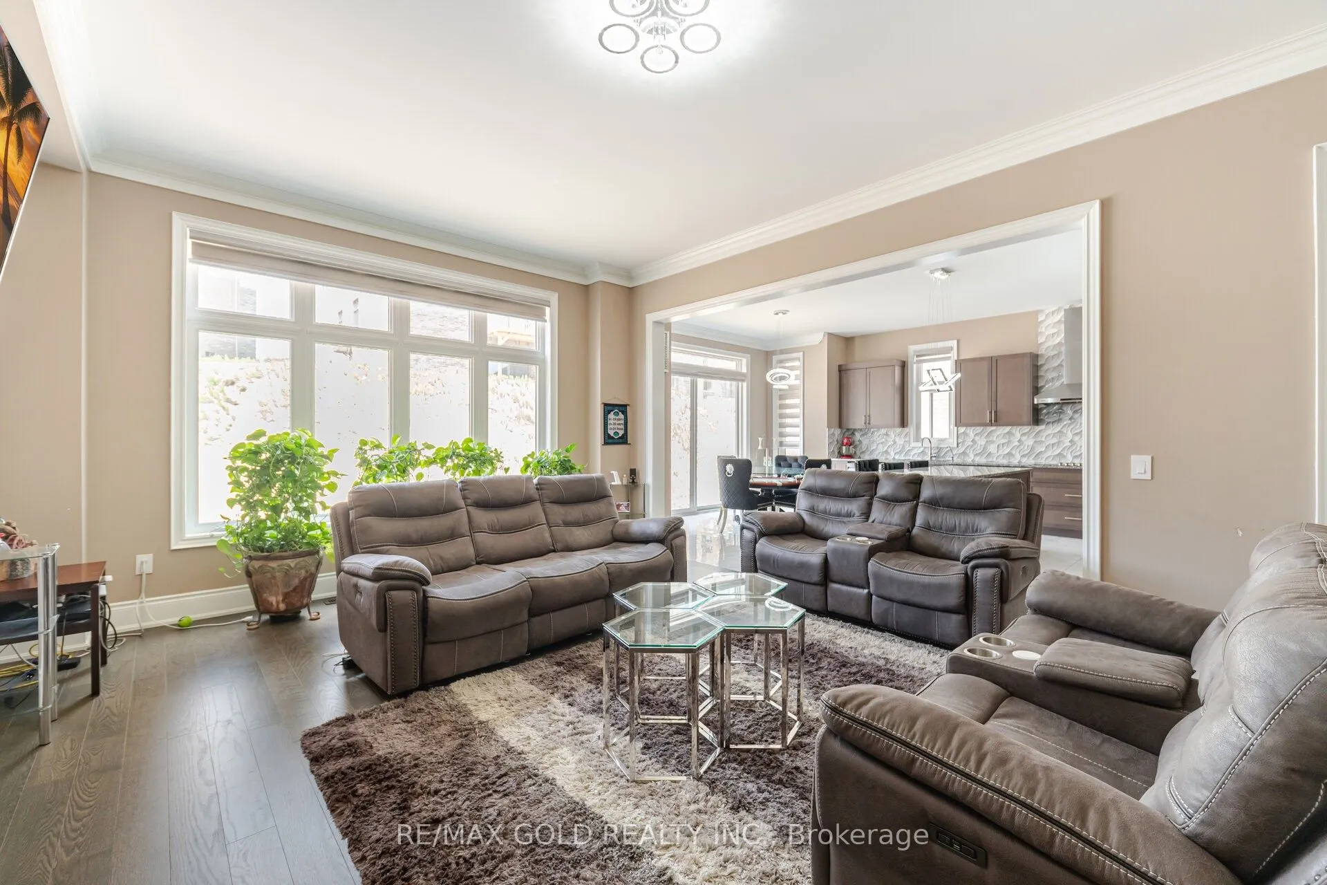 85 James Walker Avenue