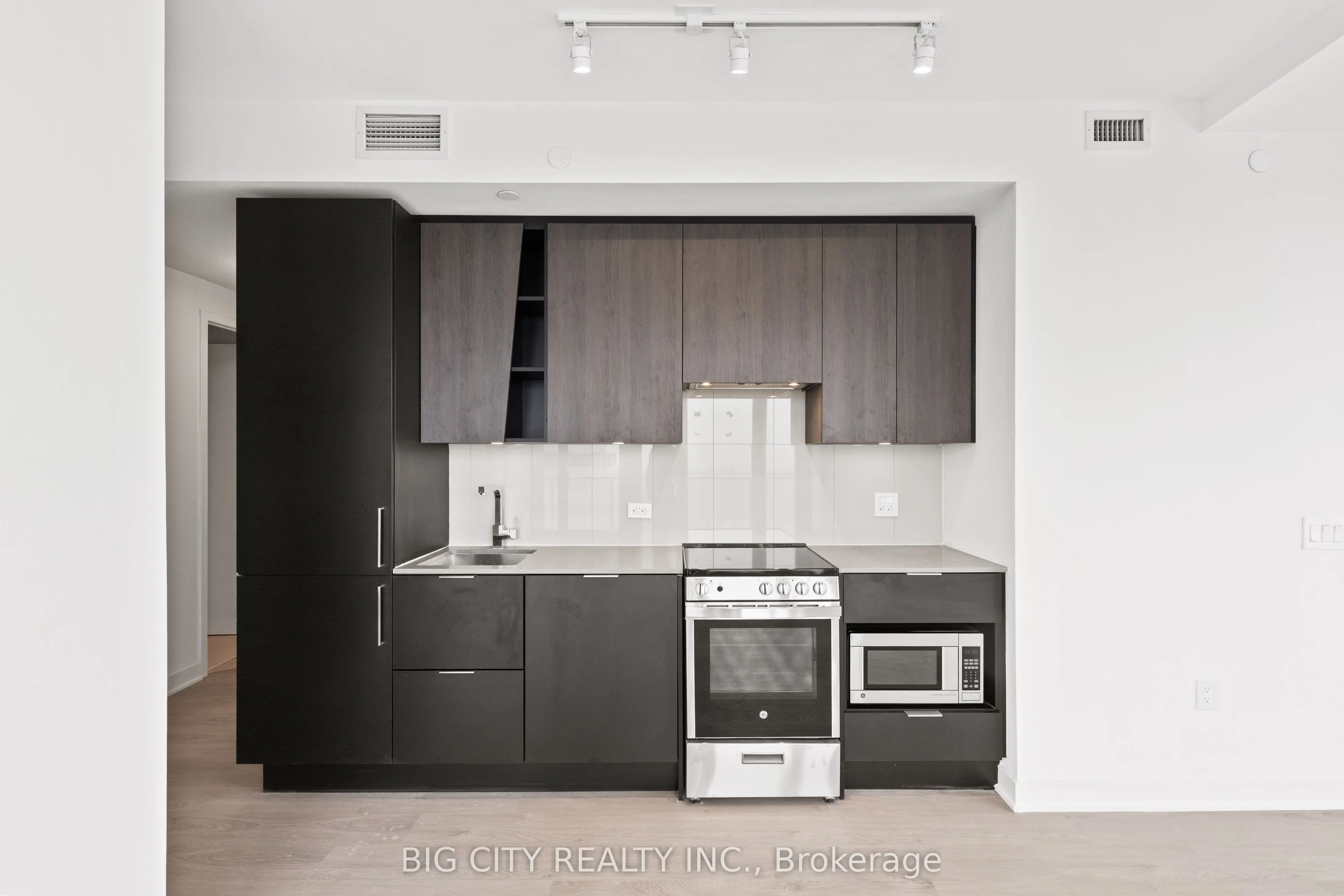 3900 Confederation Parkway, #4303