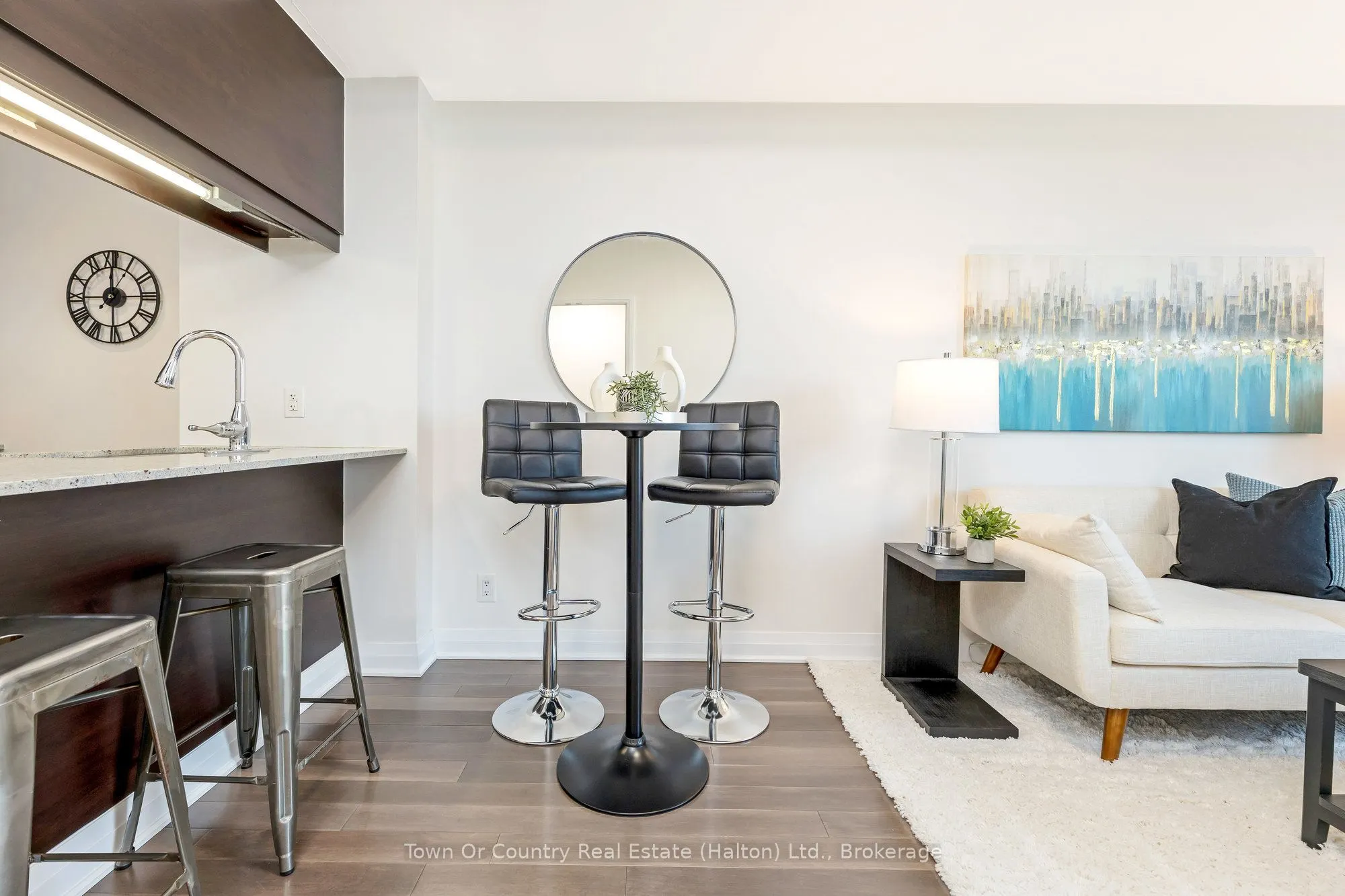1055 Southdown Road, #402