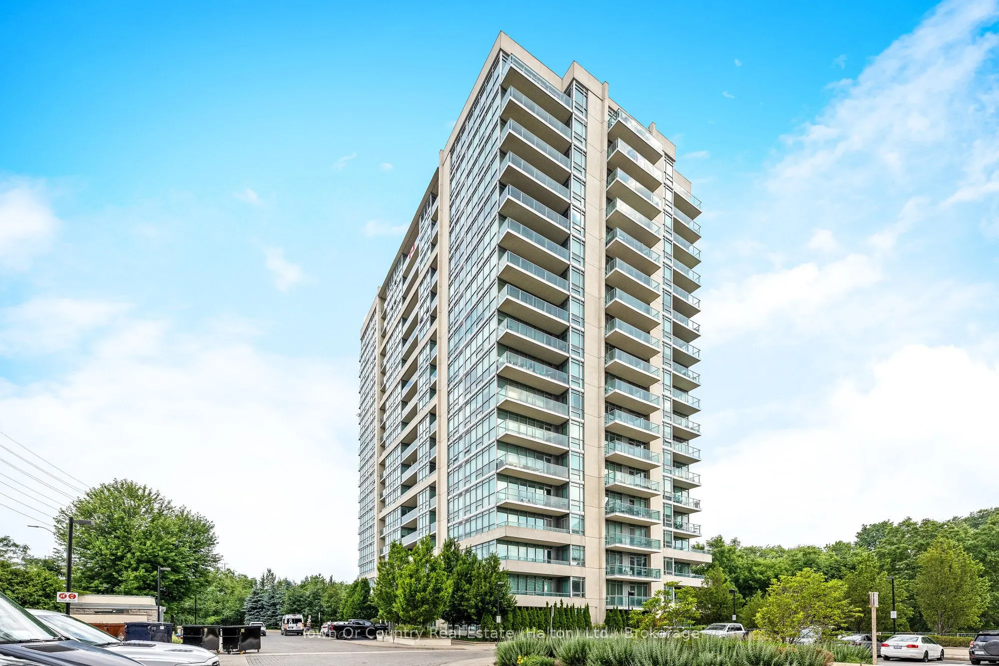 1055 Southdown Road, #402