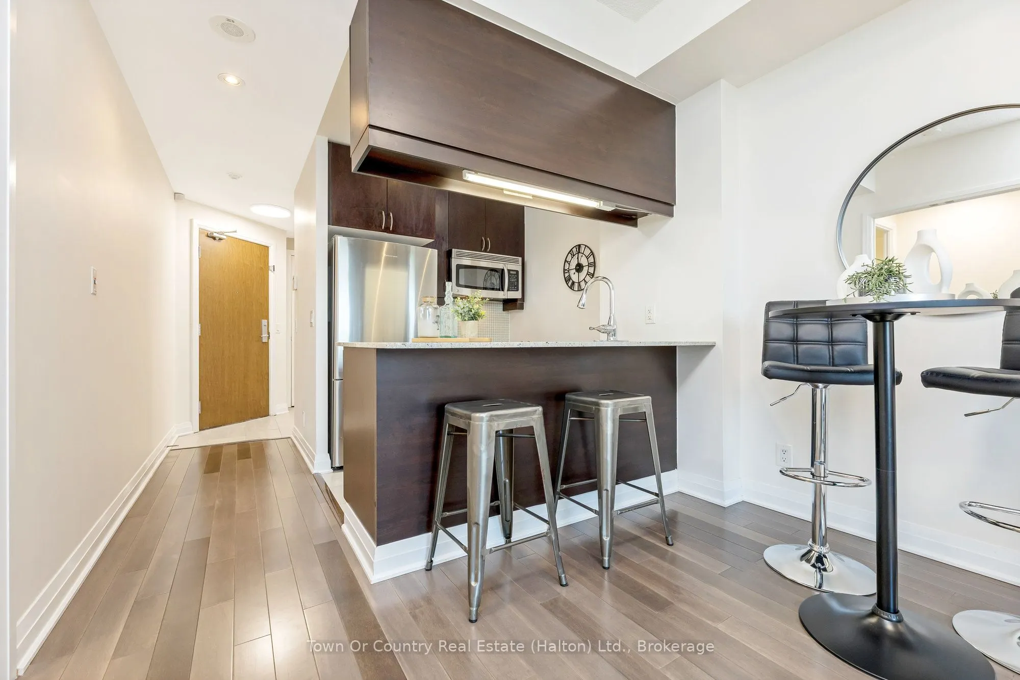 1055 Southdown Road, #402
