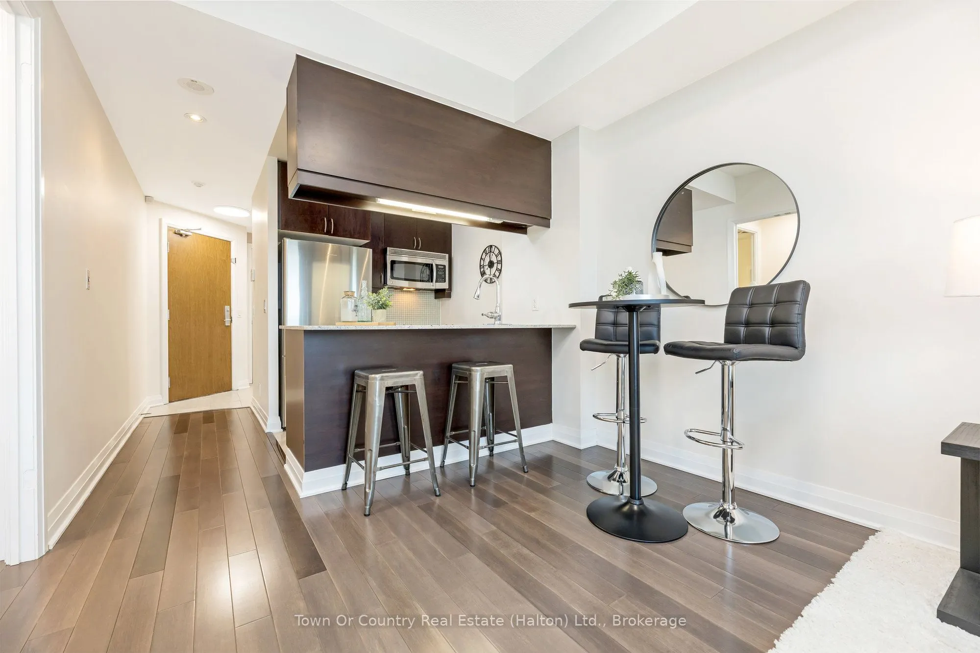 1055 Southdown Road, #402