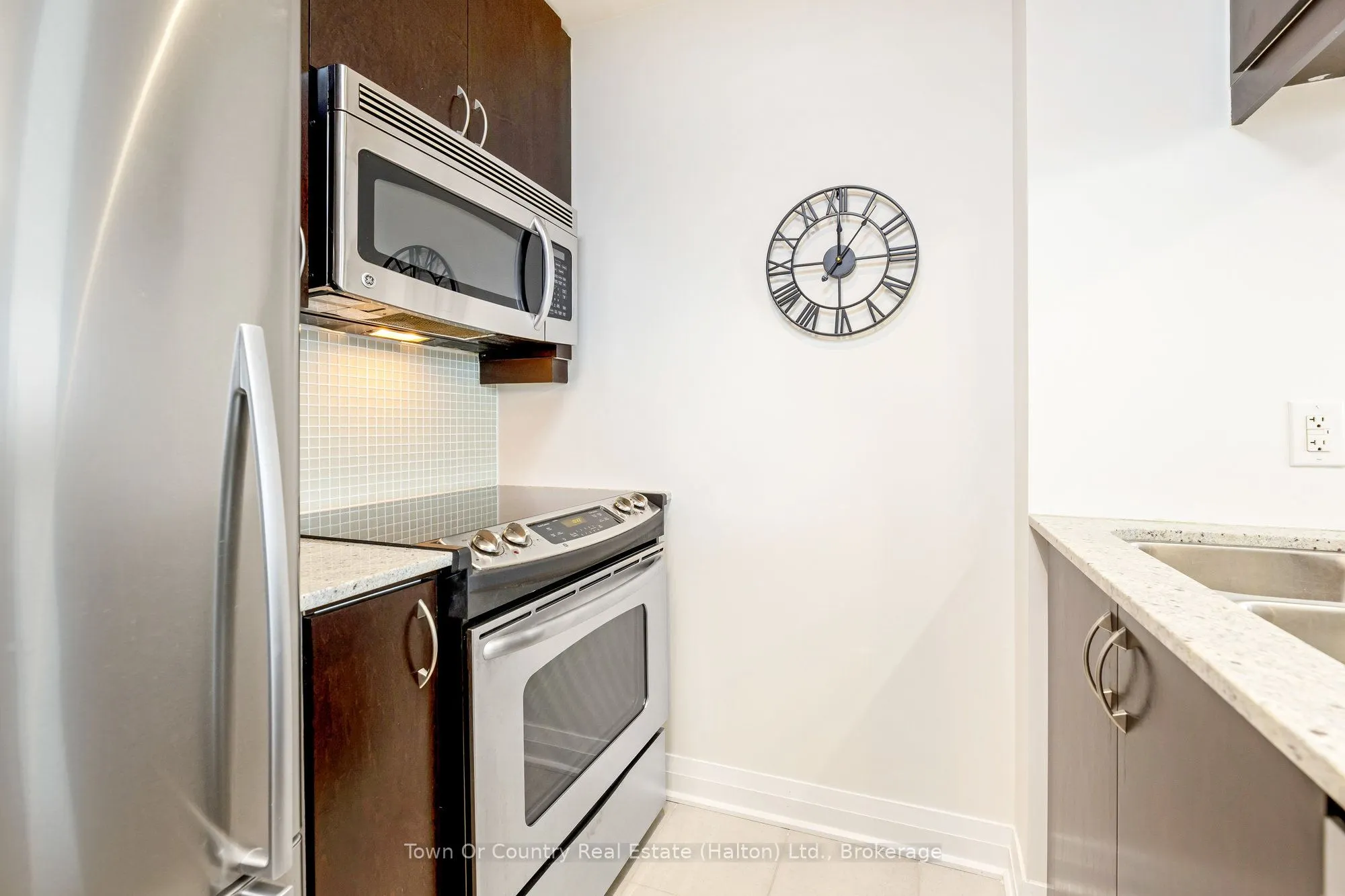 1055 Southdown Road, #402