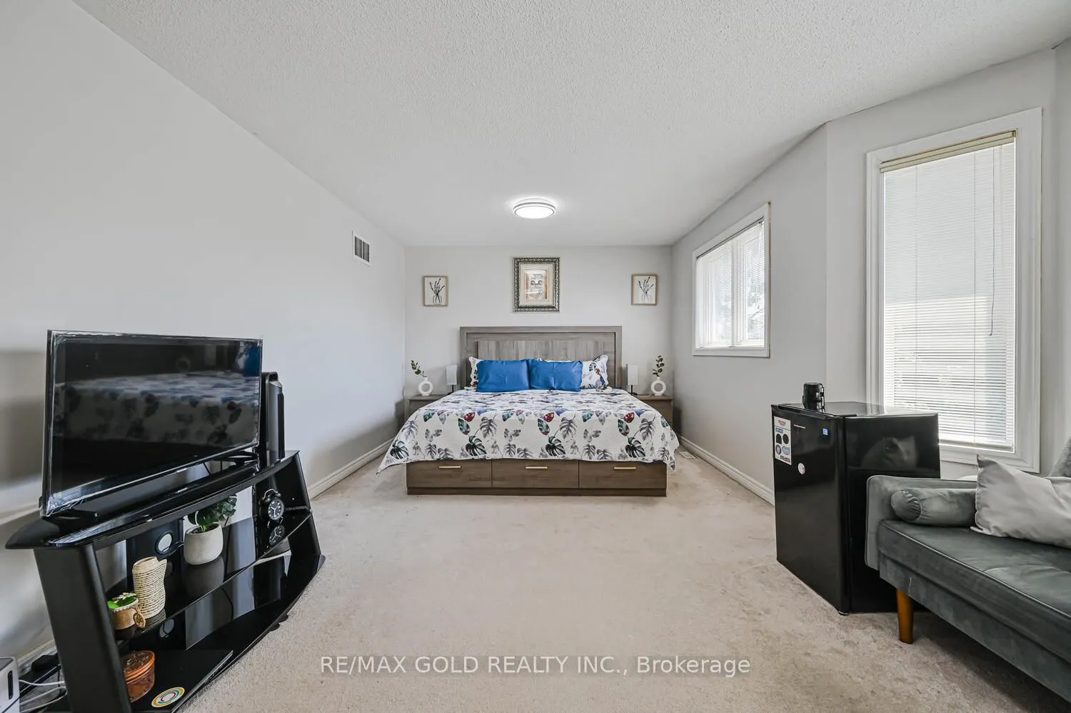 59 Deerglen Drive