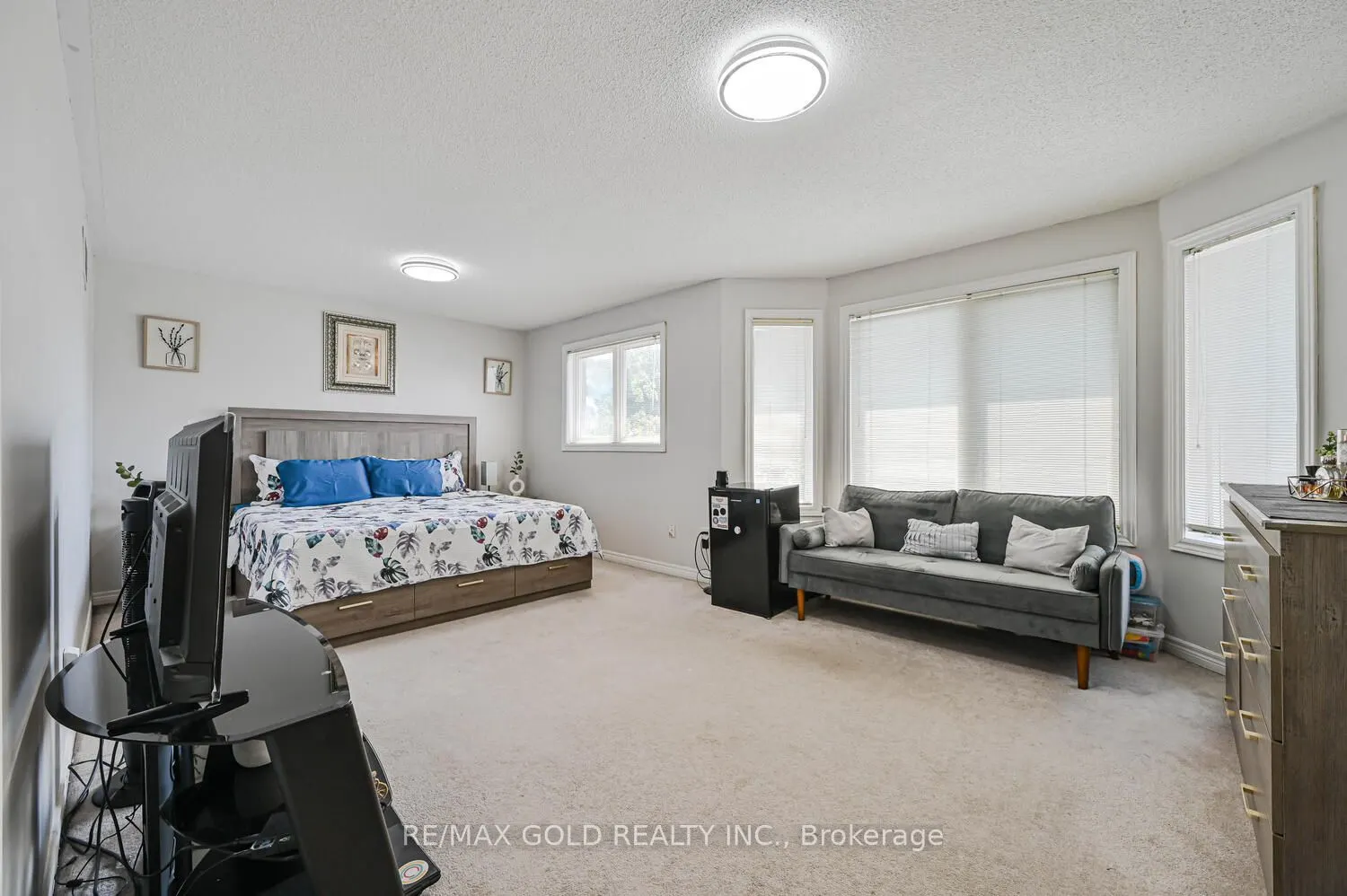 59 Deerglen Drive