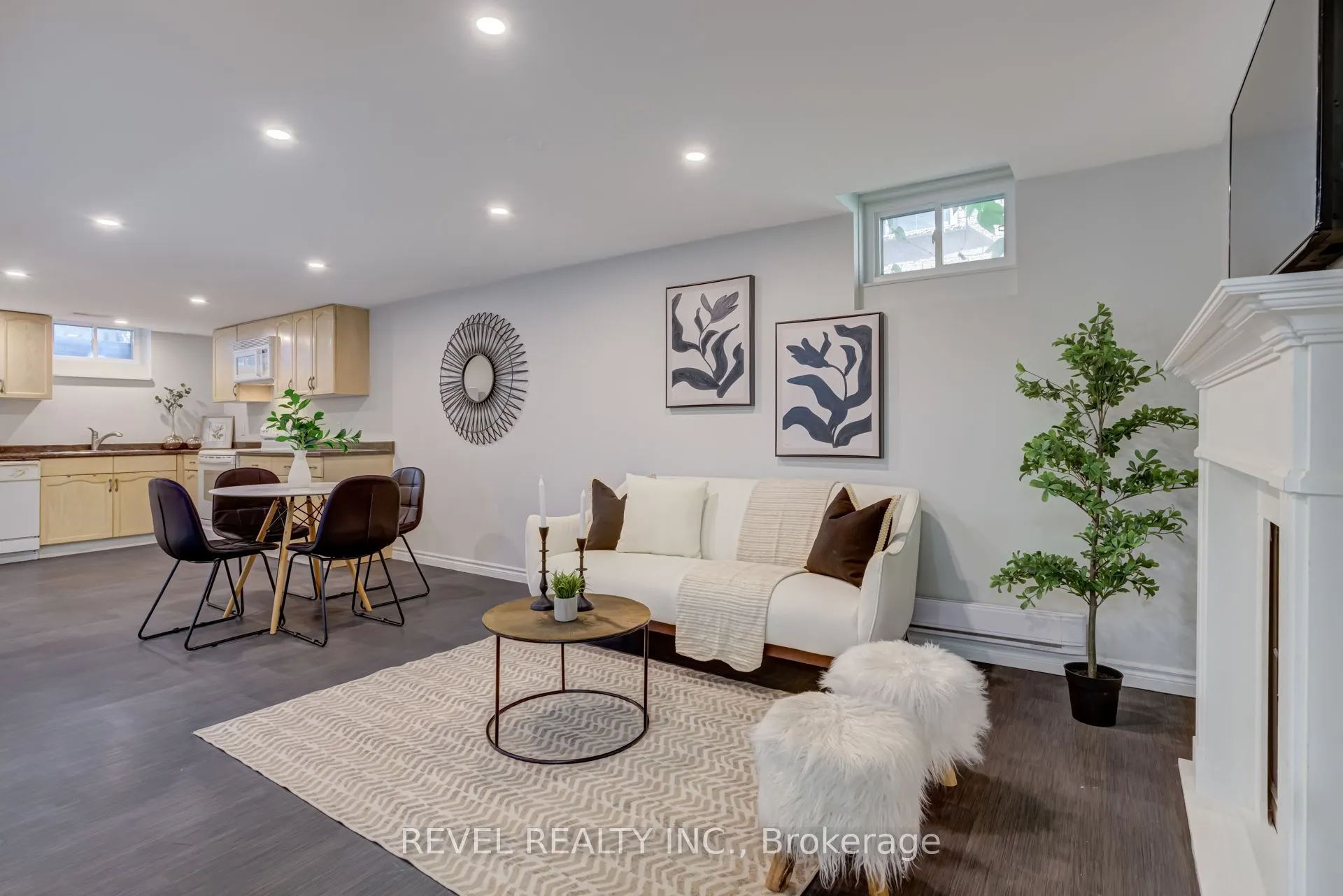 6 Lone Oak Avenue