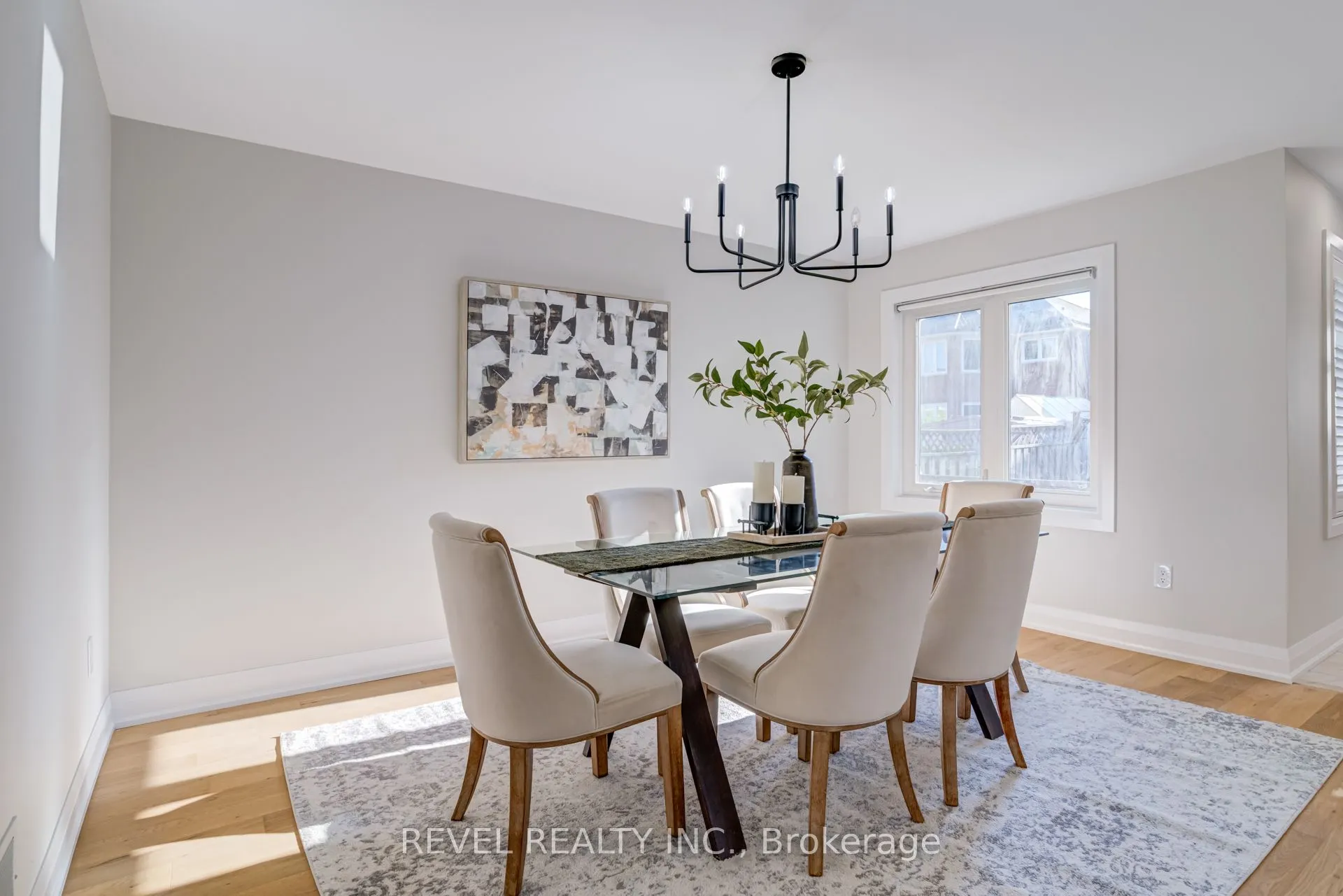 6 Lone Oak Avenue