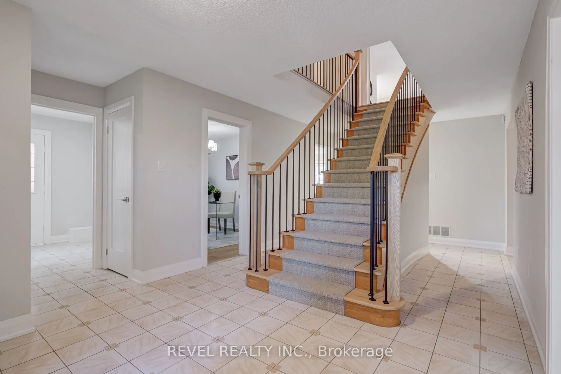 6 Lone Oak Avenue