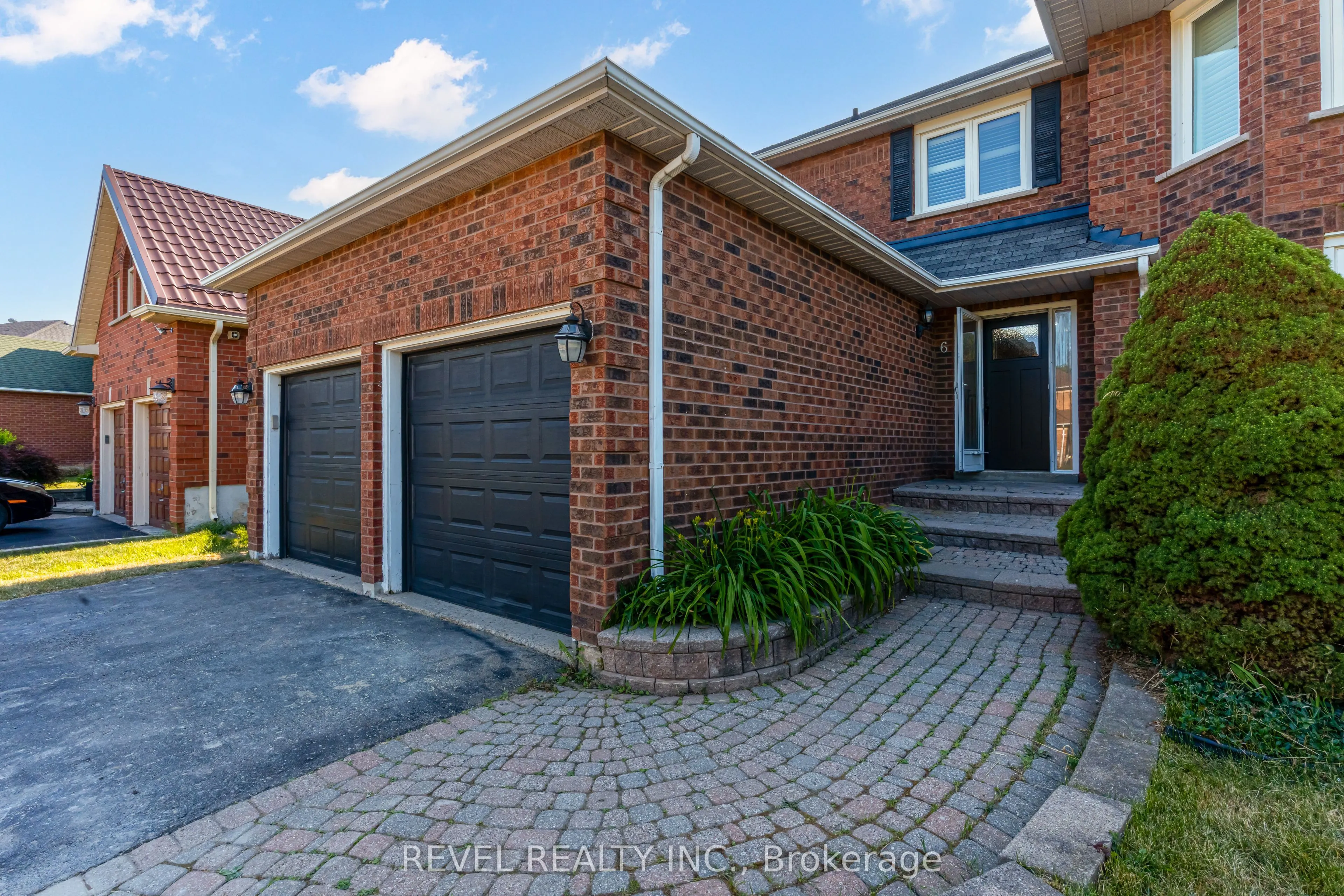 6 Lone Oak Avenue