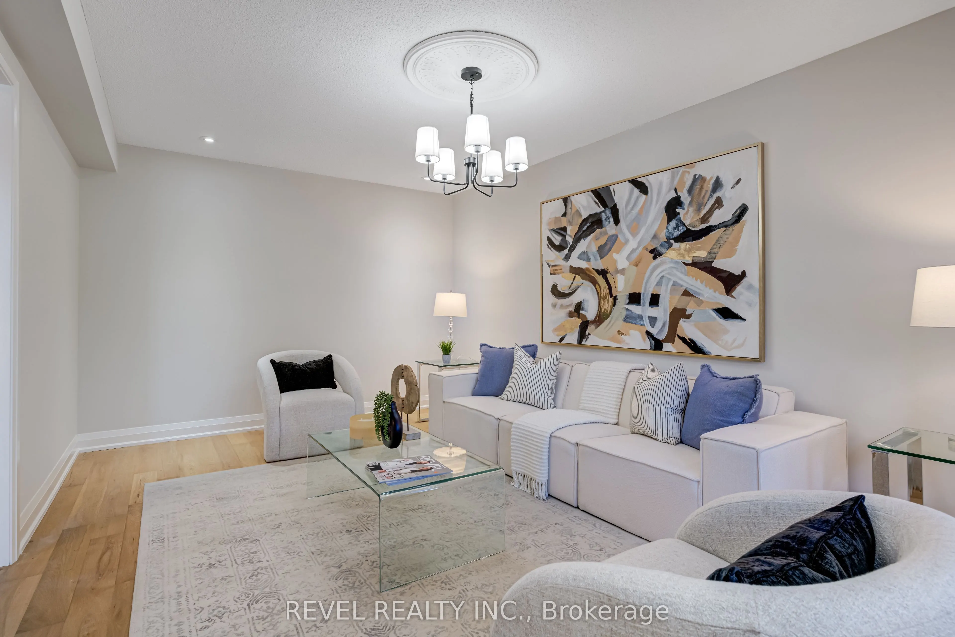 6 Lone Oak Avenue