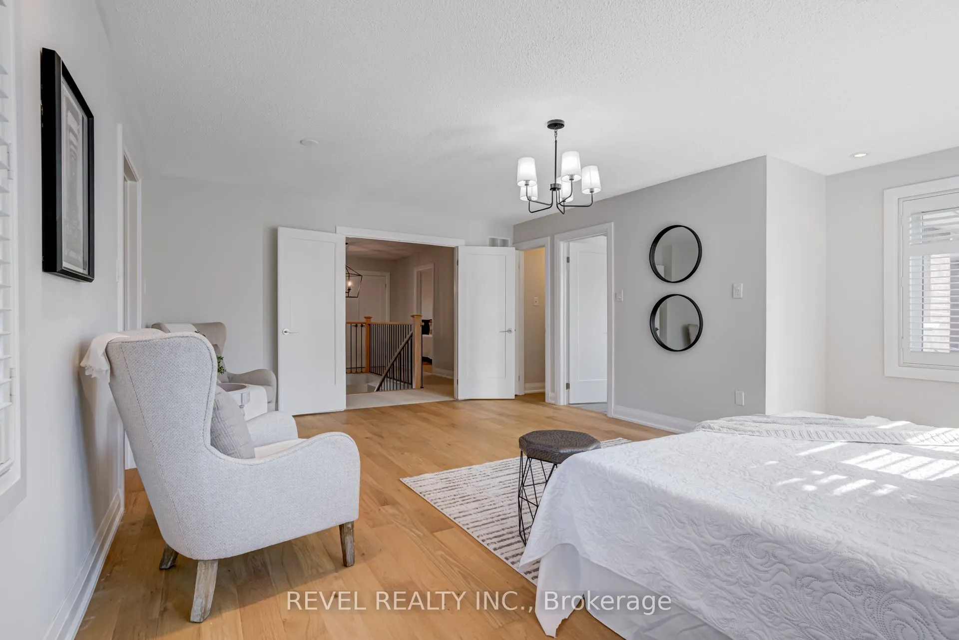 6 Lone Oak Avenue
