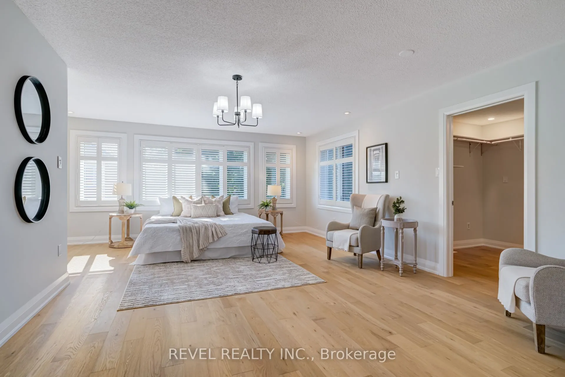 6 Lone Oak Avenue