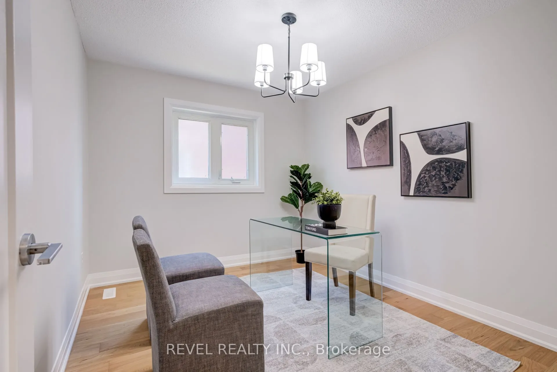 6 Lone Oak Avenue