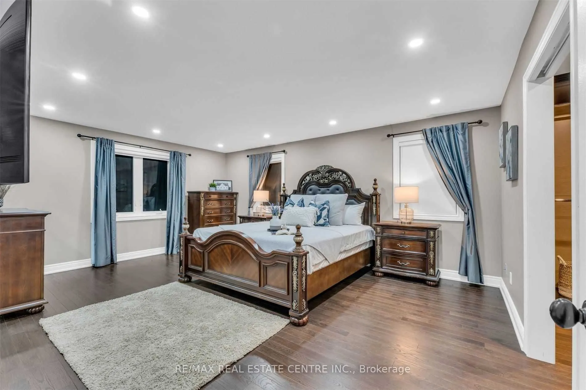 11135 Menzies Court