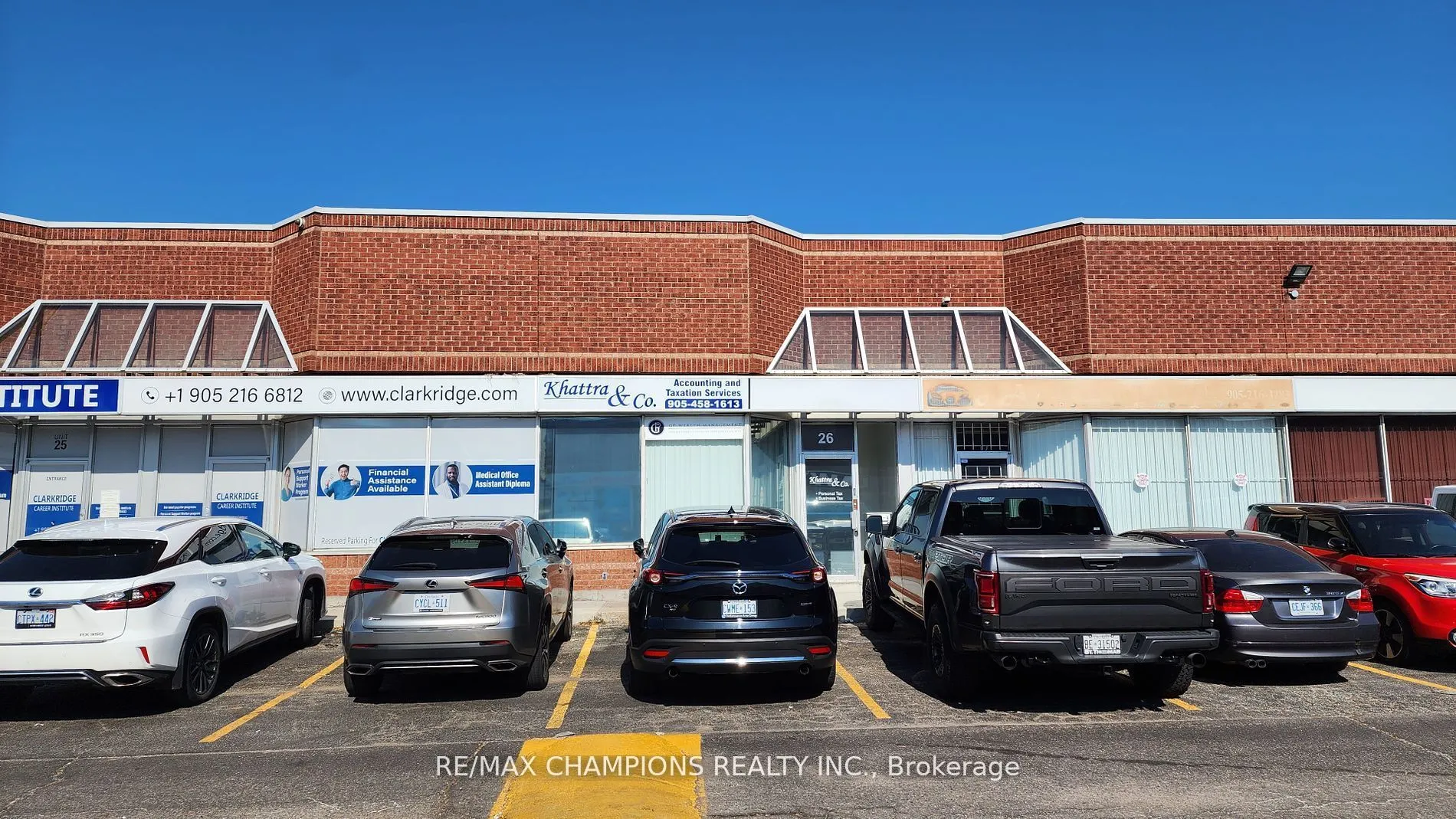 2565 Steeles Avenue E, #26
