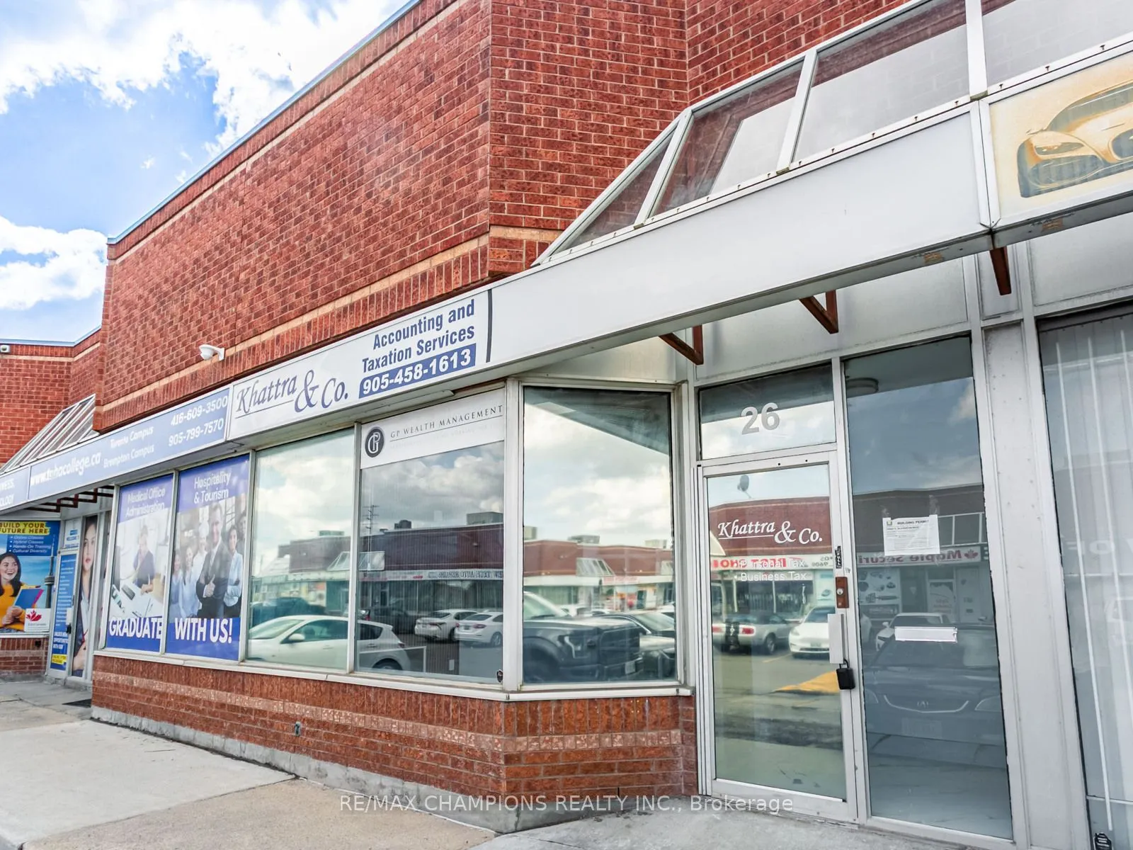2565 Steeles Avenue E, #26