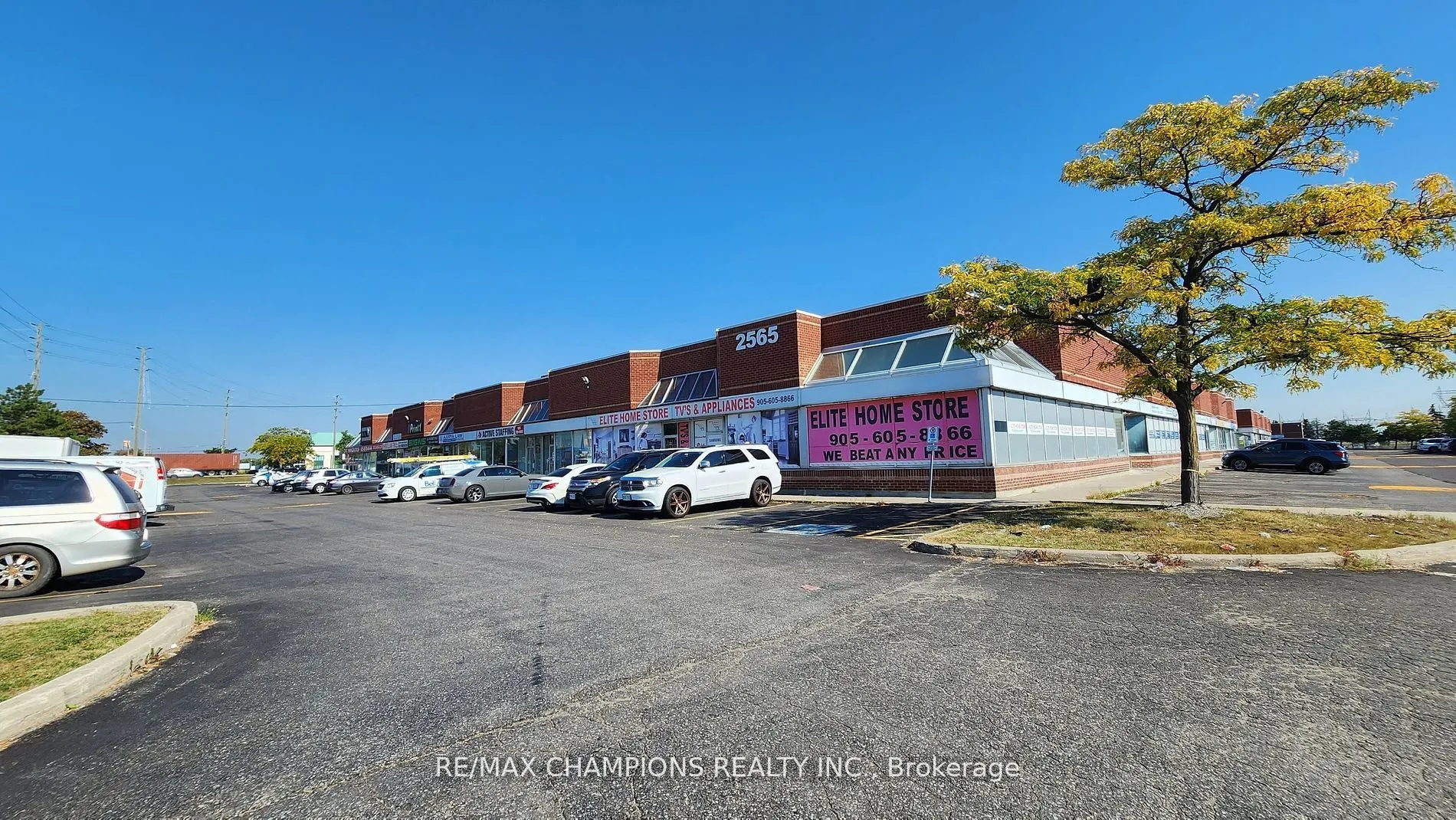 2565 Steeles Avenue E, #26