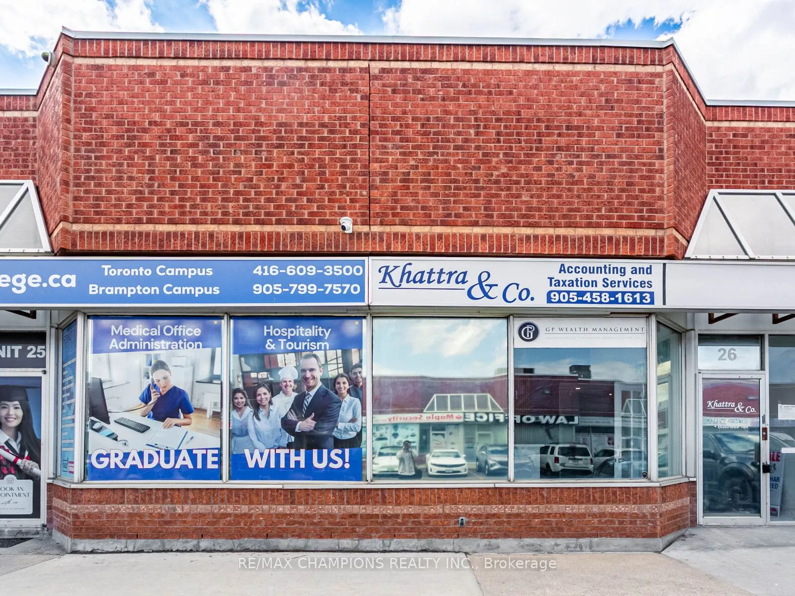 2565 Steeles Avenue E, #26