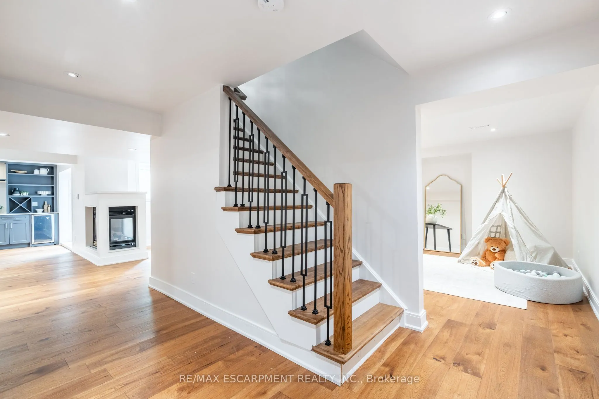 6618 Carriage Trail