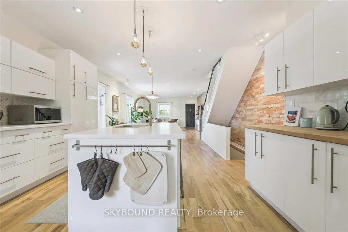 2043 Davenport Road