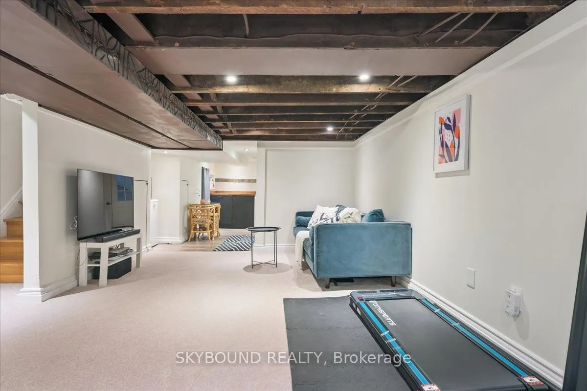 2043 Davenport Road