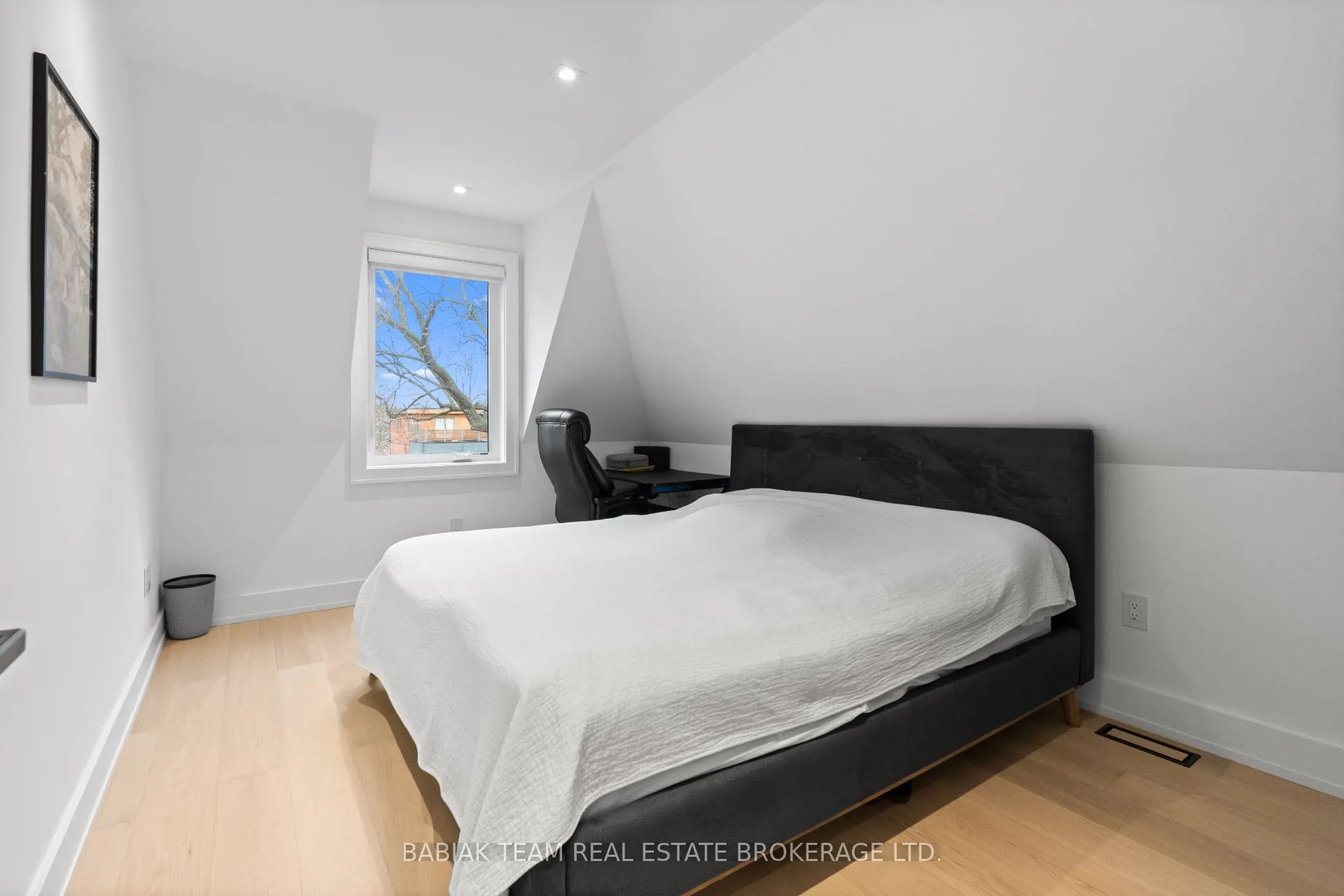 37 Boustead Avenue